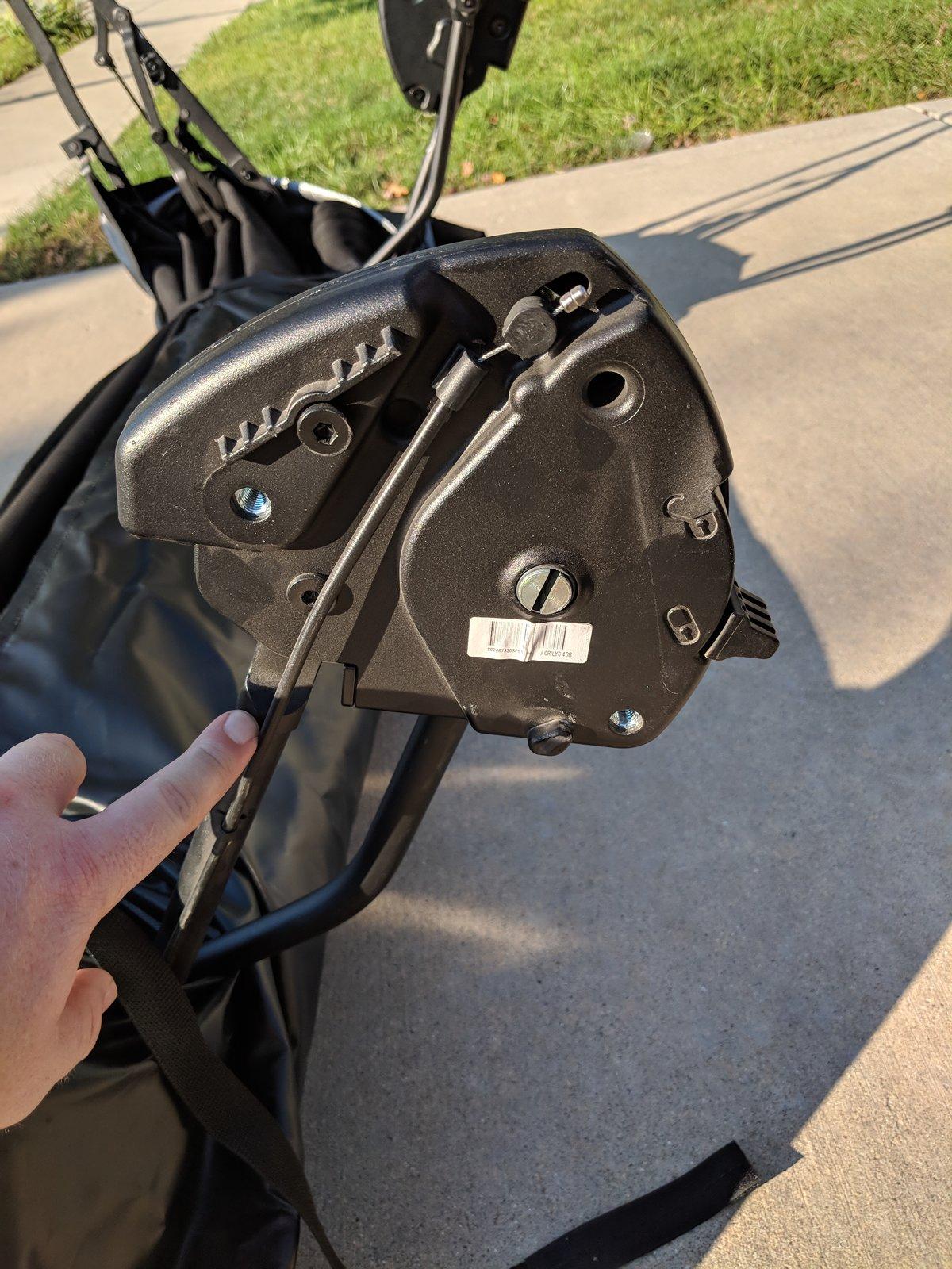 Jeep Wrangler JL Removed Soft top. Back hinge won't lock IMG_20181008_172906