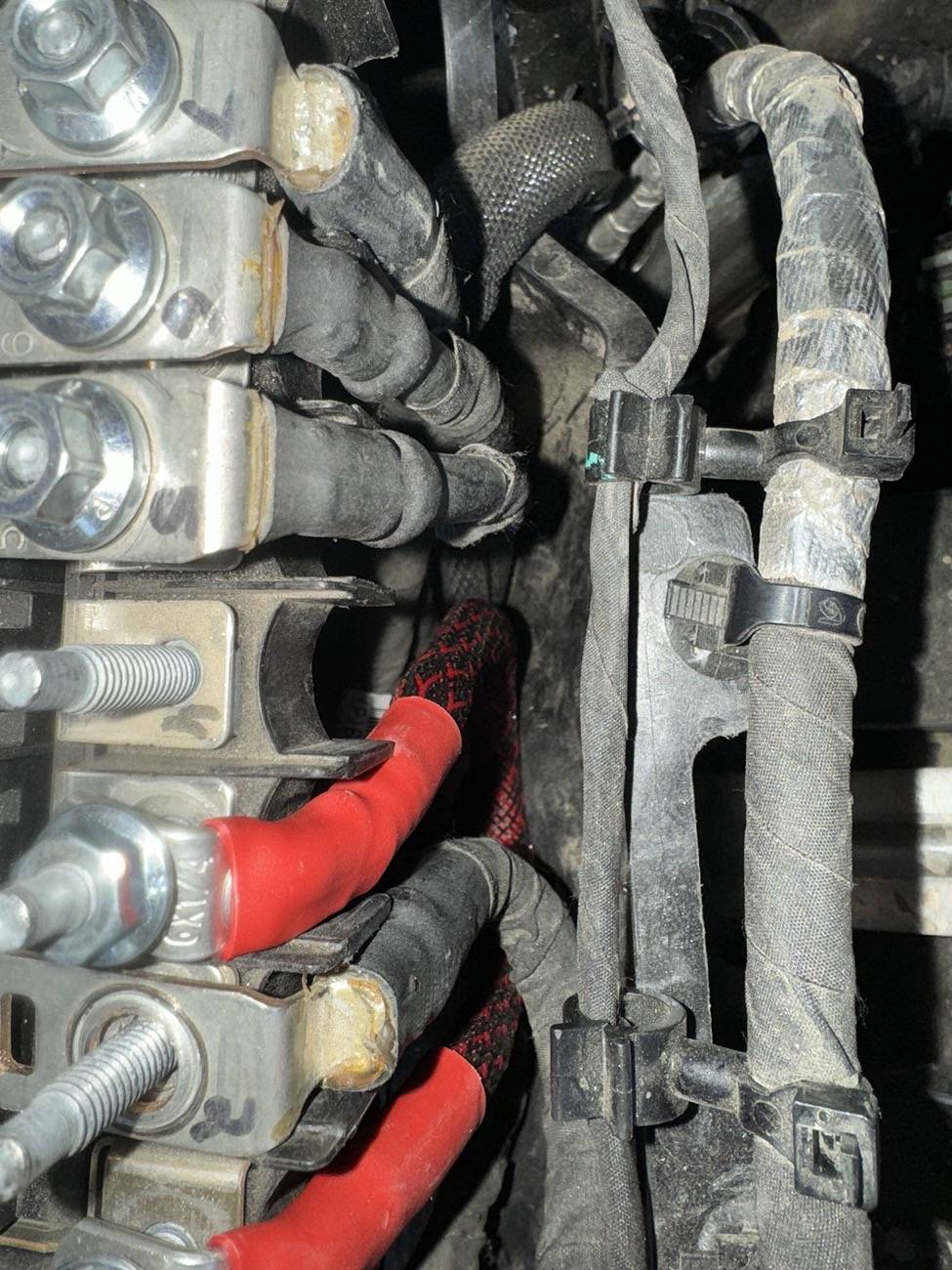 Jeep Wrangler JL Jumperless Aux Battery Bypass Ima