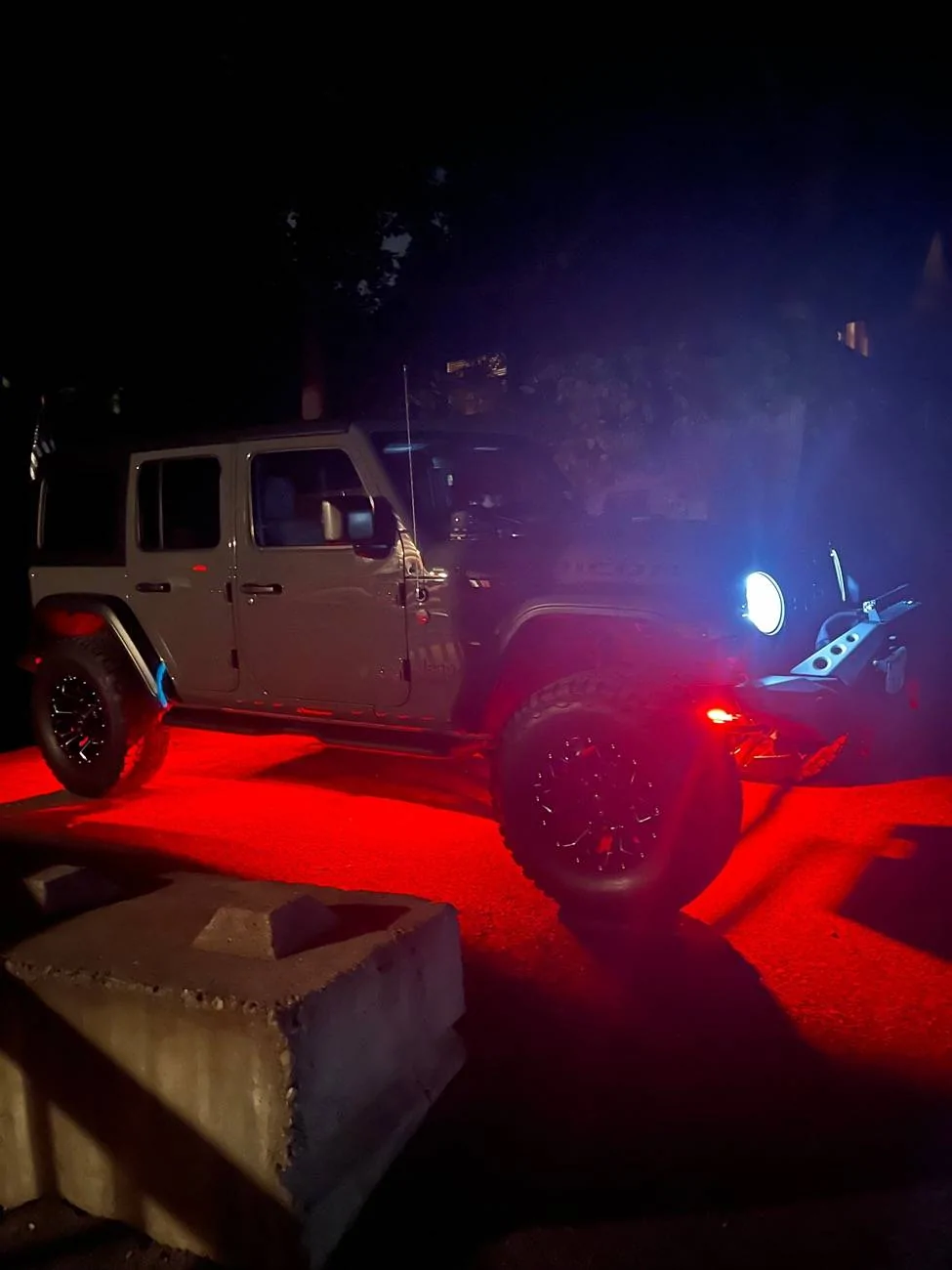 Jeep Wrangler JL Side lights to light the ground? IMG_5078