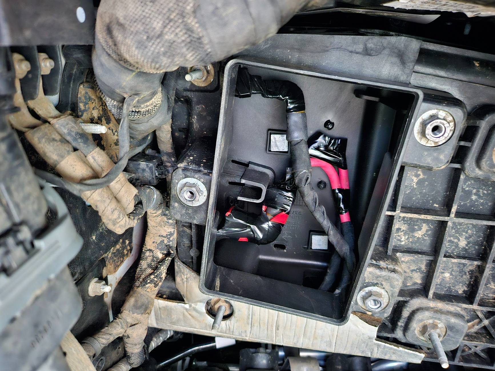 Jeep Wrangler JL Jumperless Aux Battery Bypass 20241230_123616-