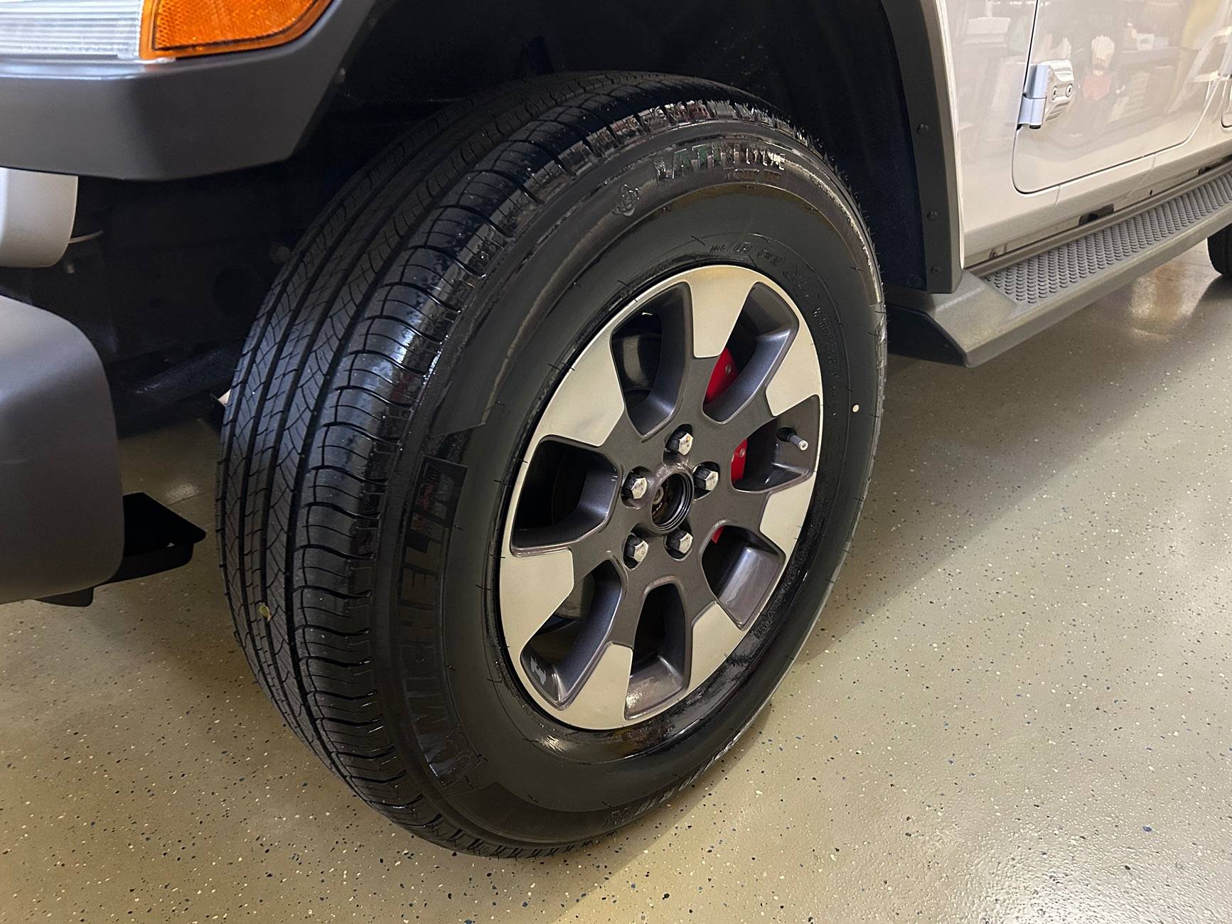 Jeep Wrangler JL Tires Stock Size IMG_5006