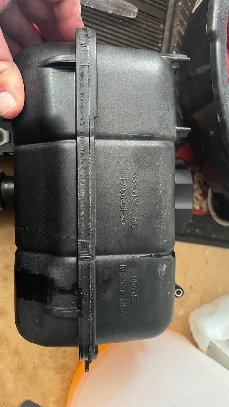 Jeep Wrangler JL 2.0 Coolant Reservoir Replacement IMG_7893