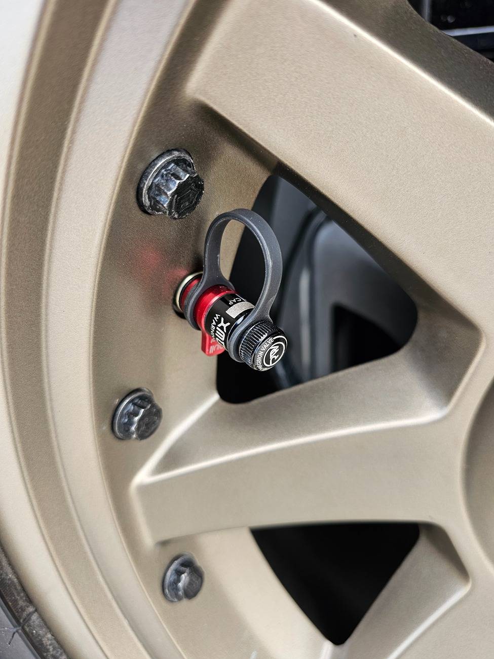 Jeep Wrangler JL Icon Recon Pro or Method 703 Bead Grip 20250213_134119