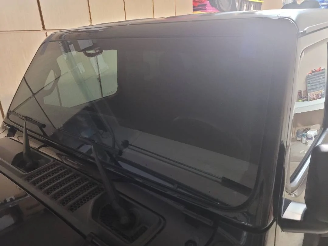 Jeep Wrangler JL Sun shield vs ceramic tint on windshield. SmartSelect_20250213_182712_Gallery