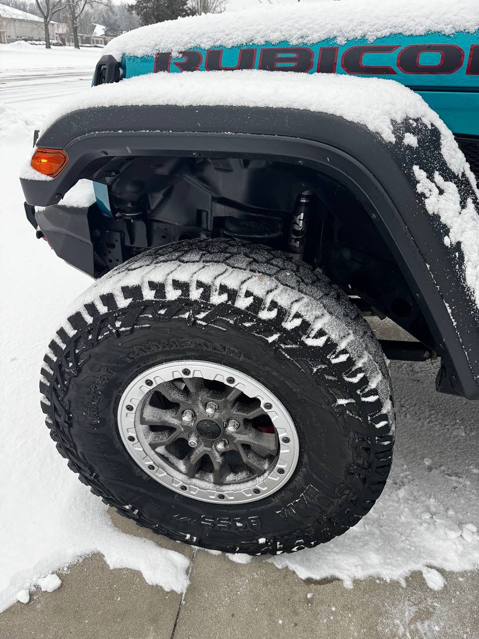 Jeep Wrangler JL 392 Mopar beadlock wheel tire compatibility. IMG_3011