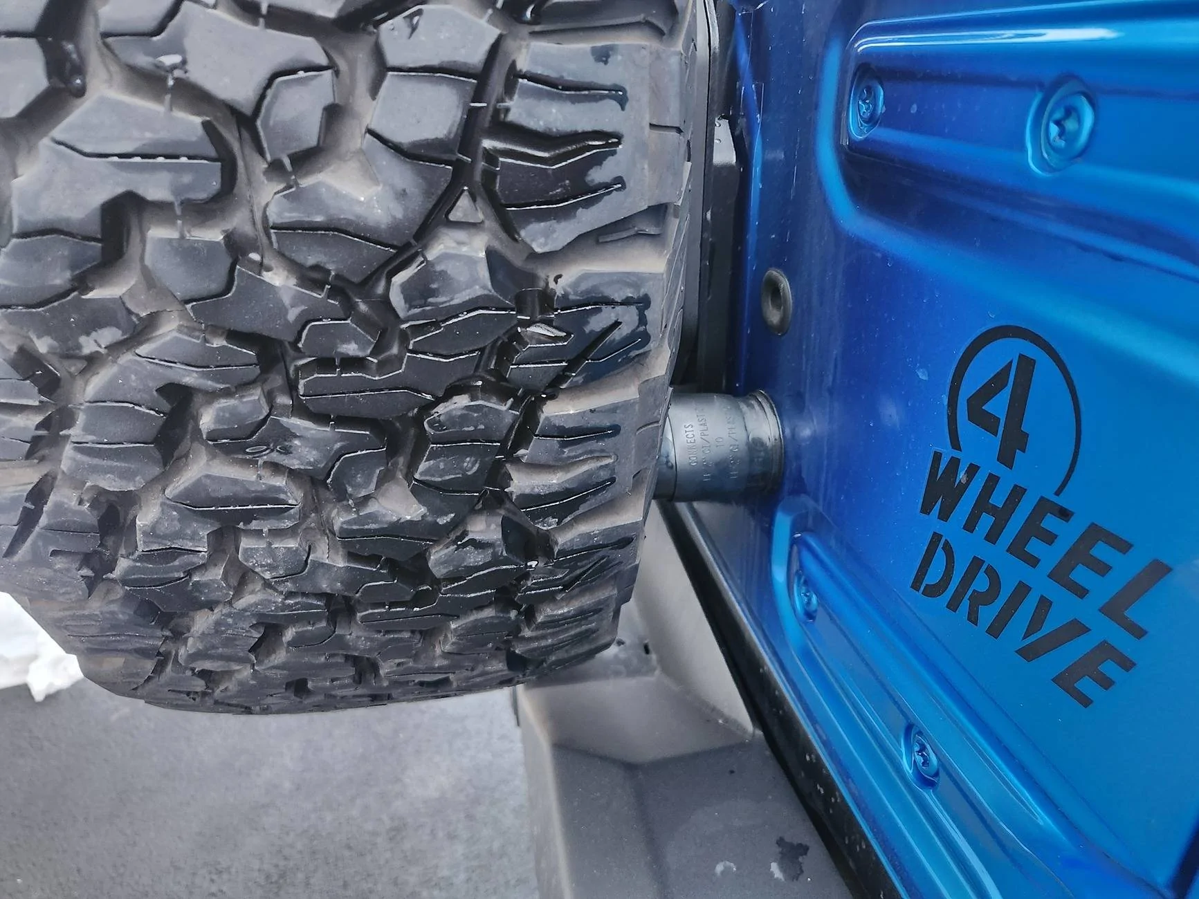 Jeep Wrangler JL Oversized Spare Tire problem 20250215_170117
