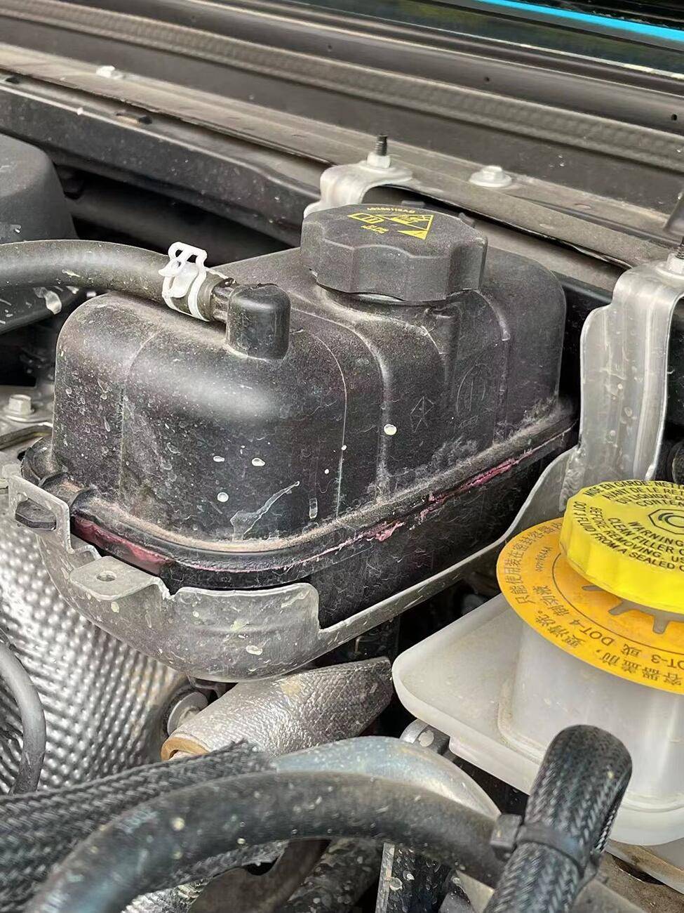 Jeep Wrangler JL Coolant reservoir 1740224039994-j5