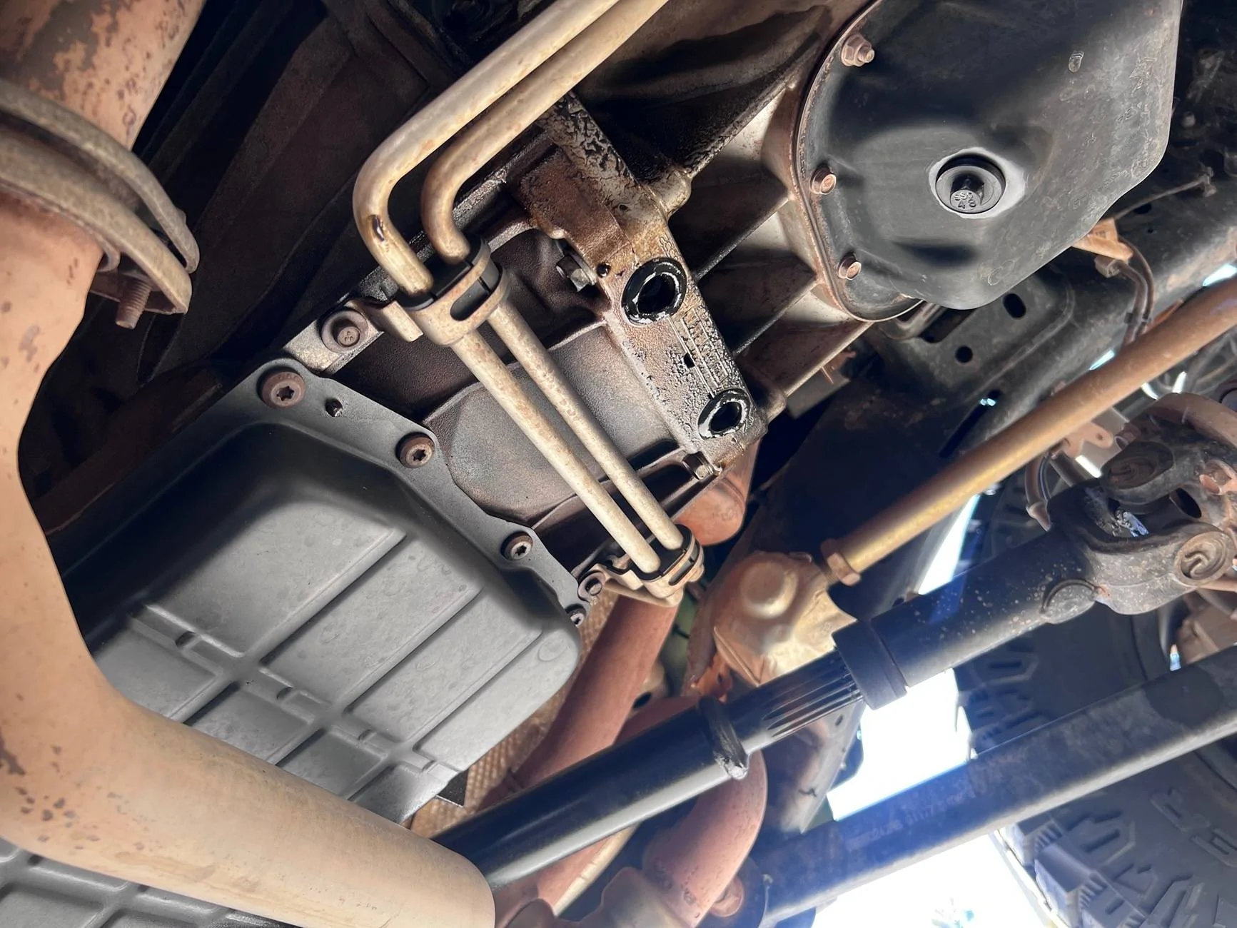 Jeep Wrangler JL Oil Filter Housing crack (plastic) IMG_1739