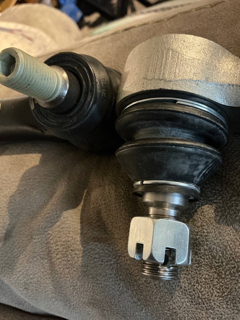 Jeep Wrangler JL Is it possible to replace just the outer drag link end? image