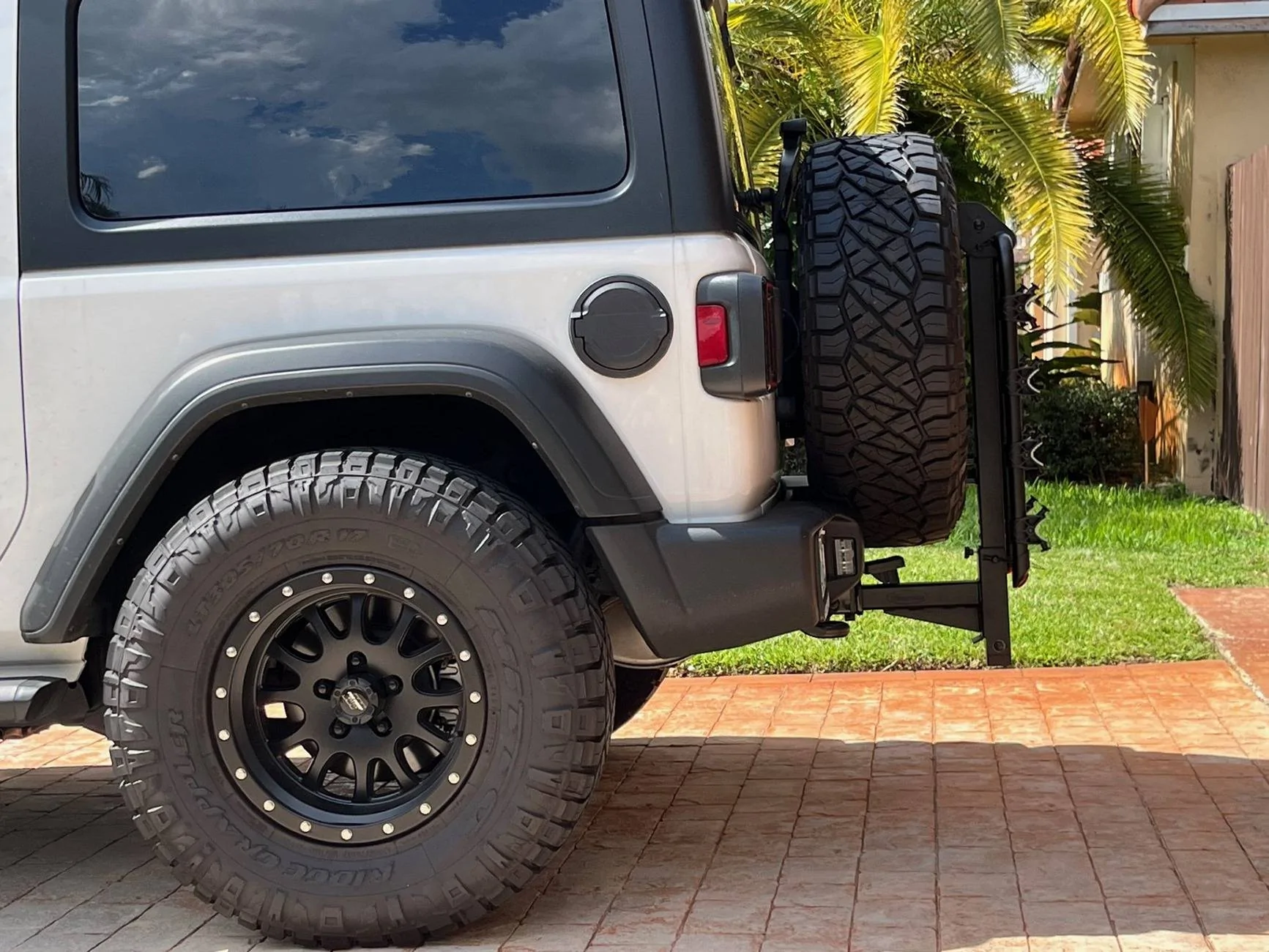 Jeep Wrangler JL 4 Bike bike rack question thumbnail_IMG_4407