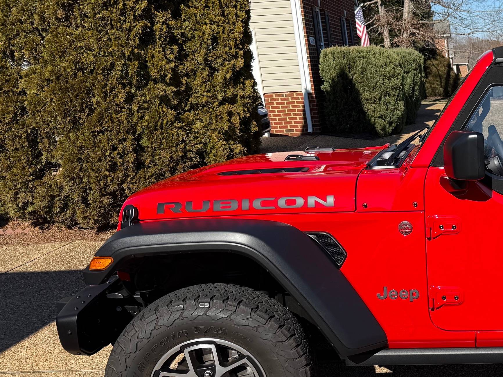 Jeep Wrangler JL Removing RUBICON Hood Decals IMG_0063