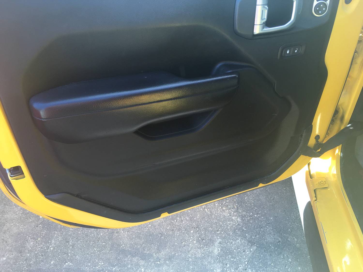 Jeep Wrangler JL Door pocket replacement. DOOR2
