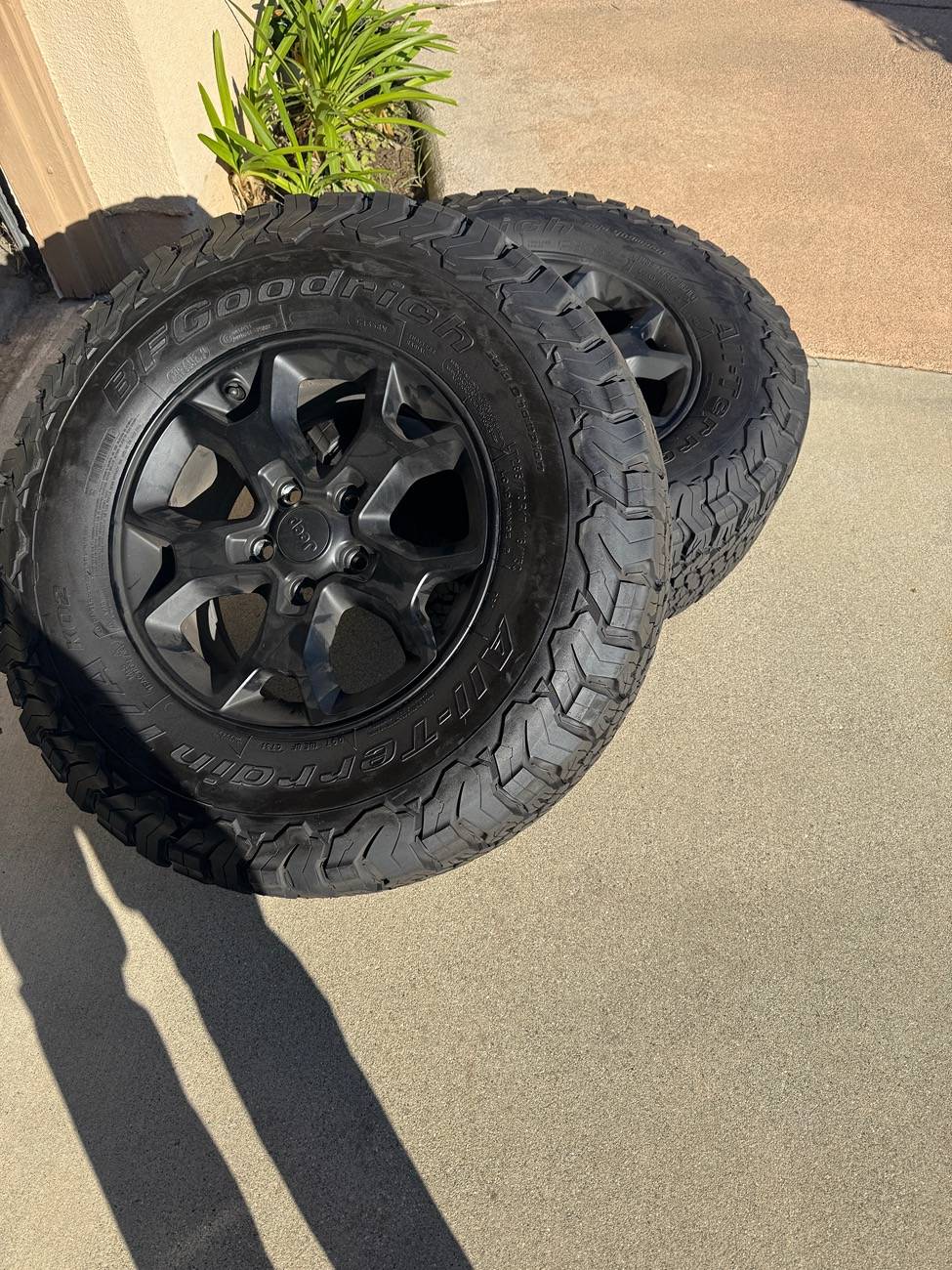 Jeep Wrangler JL 5 Moab wheels with Ko2 IMG_5395