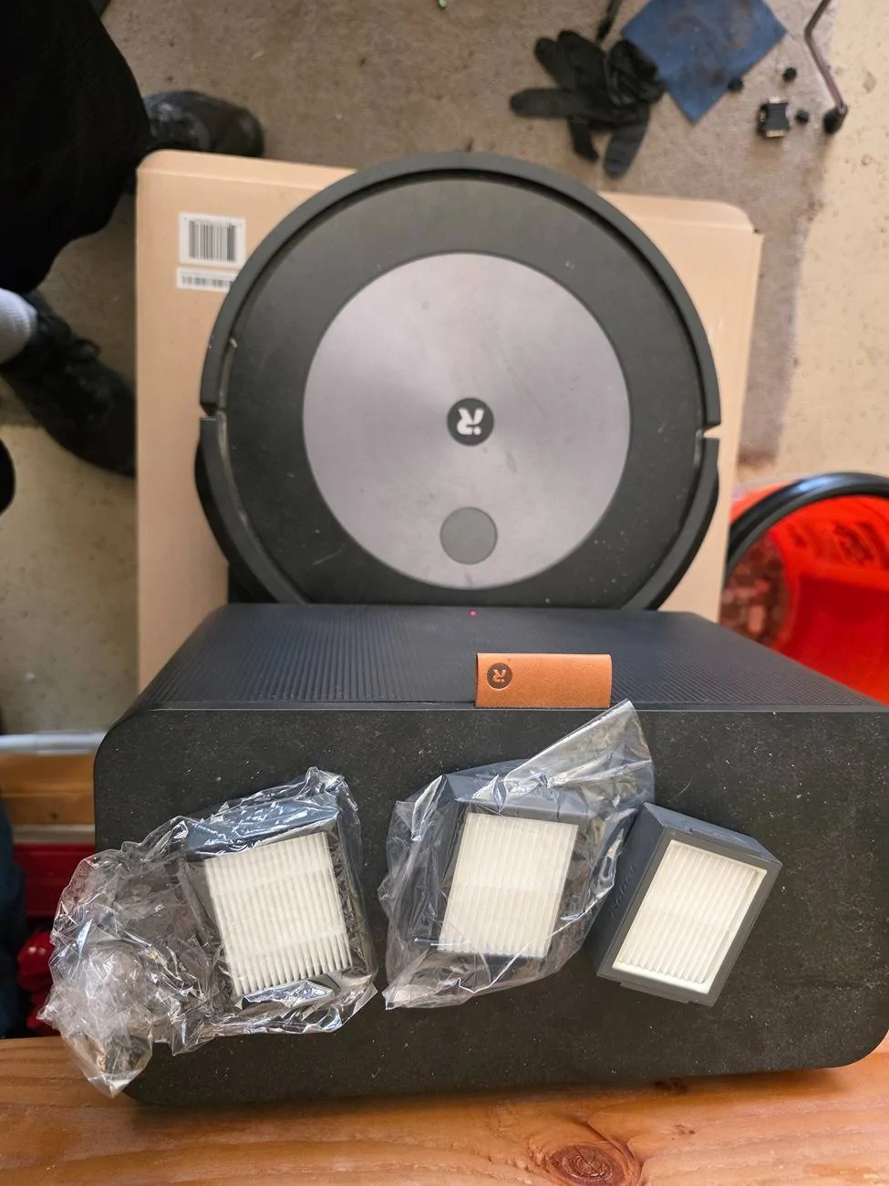 Jeep Wrangler JL Roomba j7 vacuum robot 20250308_132921