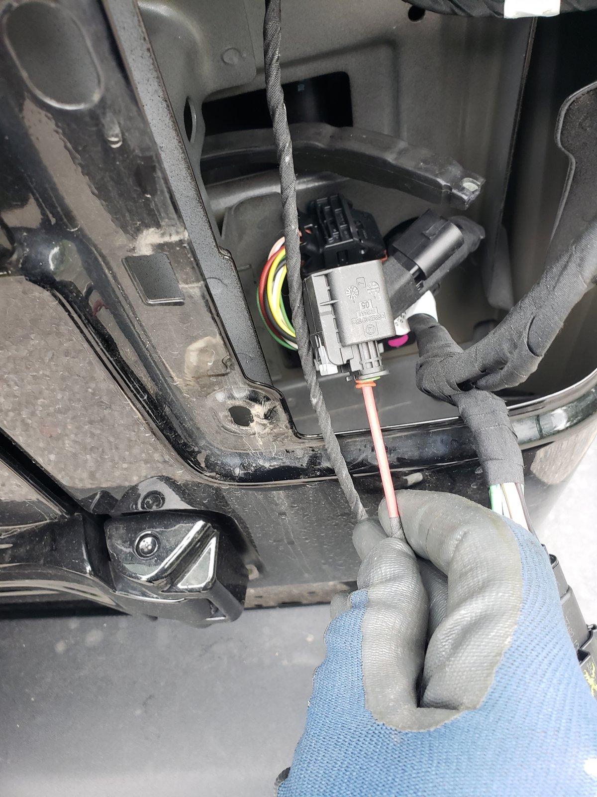 Jeep Wrangler JL Hitch wiring problem 20181013_091817