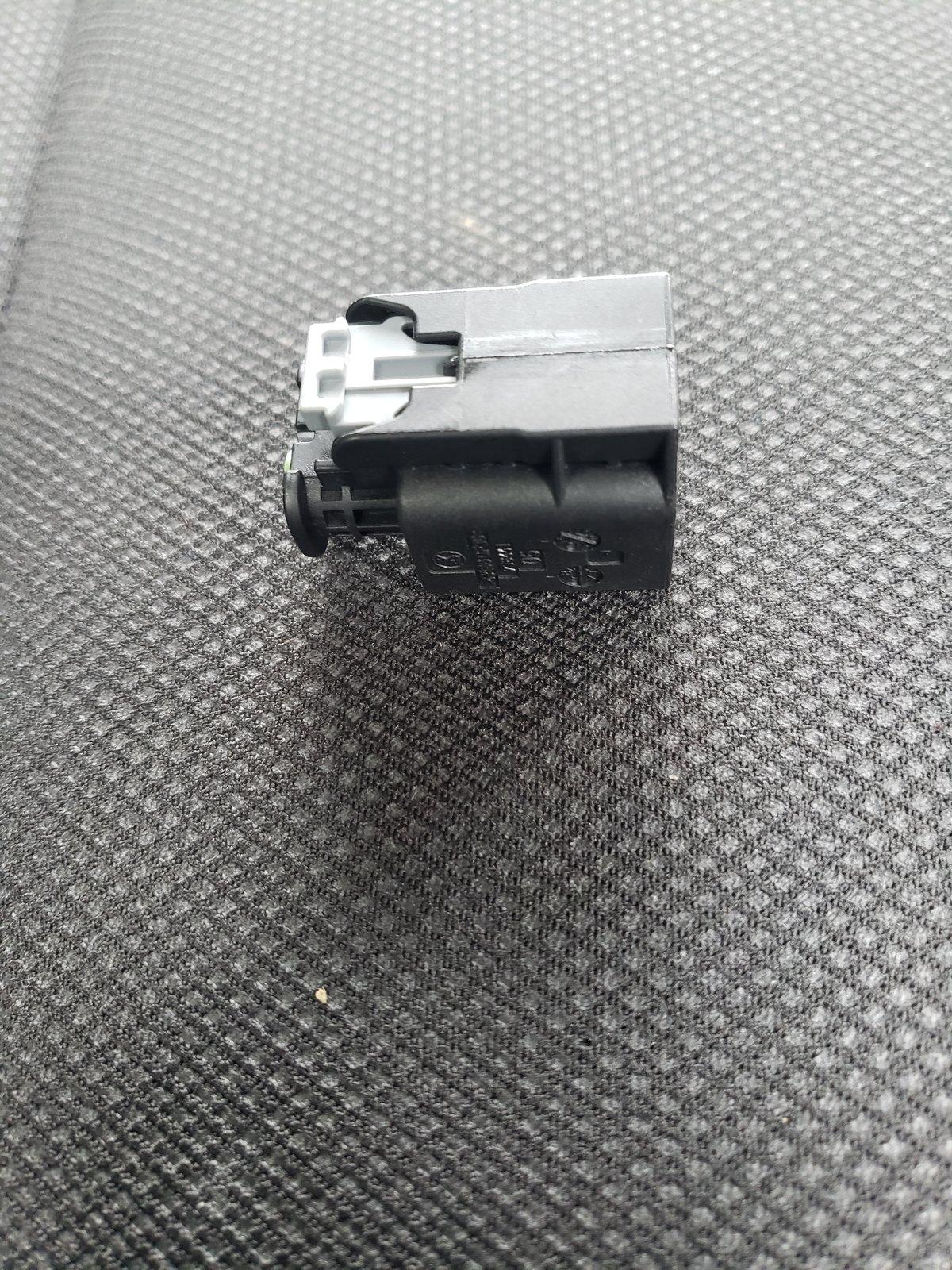 Jeep Wrangler JL Hitch wiring problem 20181013_091242