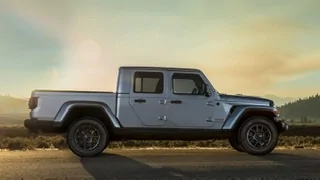 Jeep Wrangler JL Is Gladiator a Jeep? CDA1080C-D8FC-4F04-A2B1-903B358E94F0
