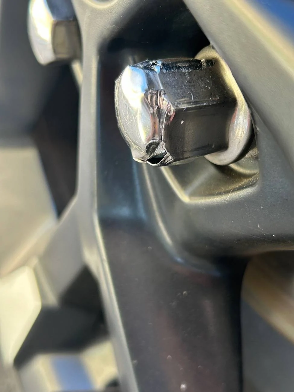 Jeep Wrangler JL Help with stripped lug nut Lug Nut