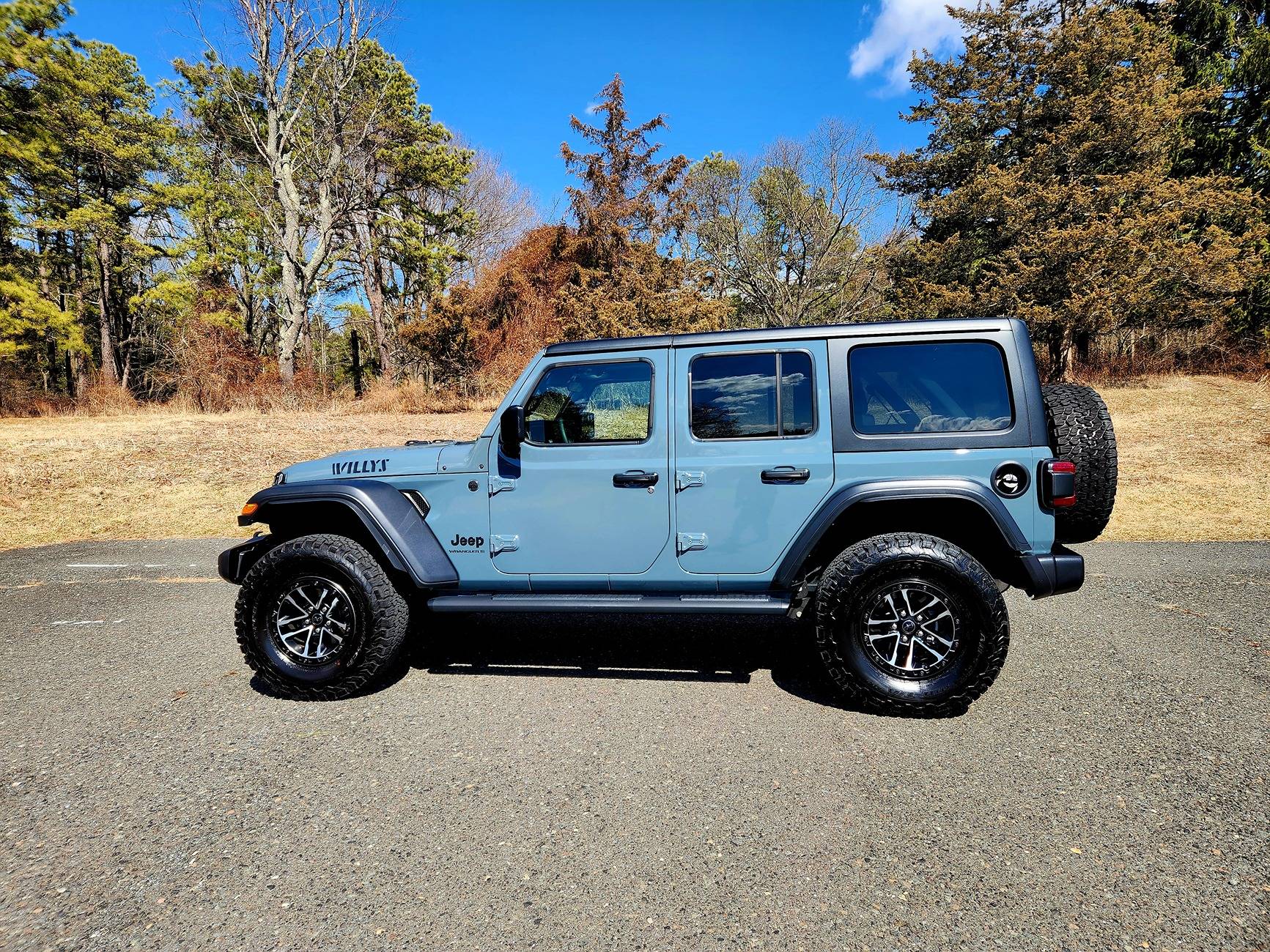 Jeep Wrangler JL Rubicon vs Sahara Trim 20250309_141057