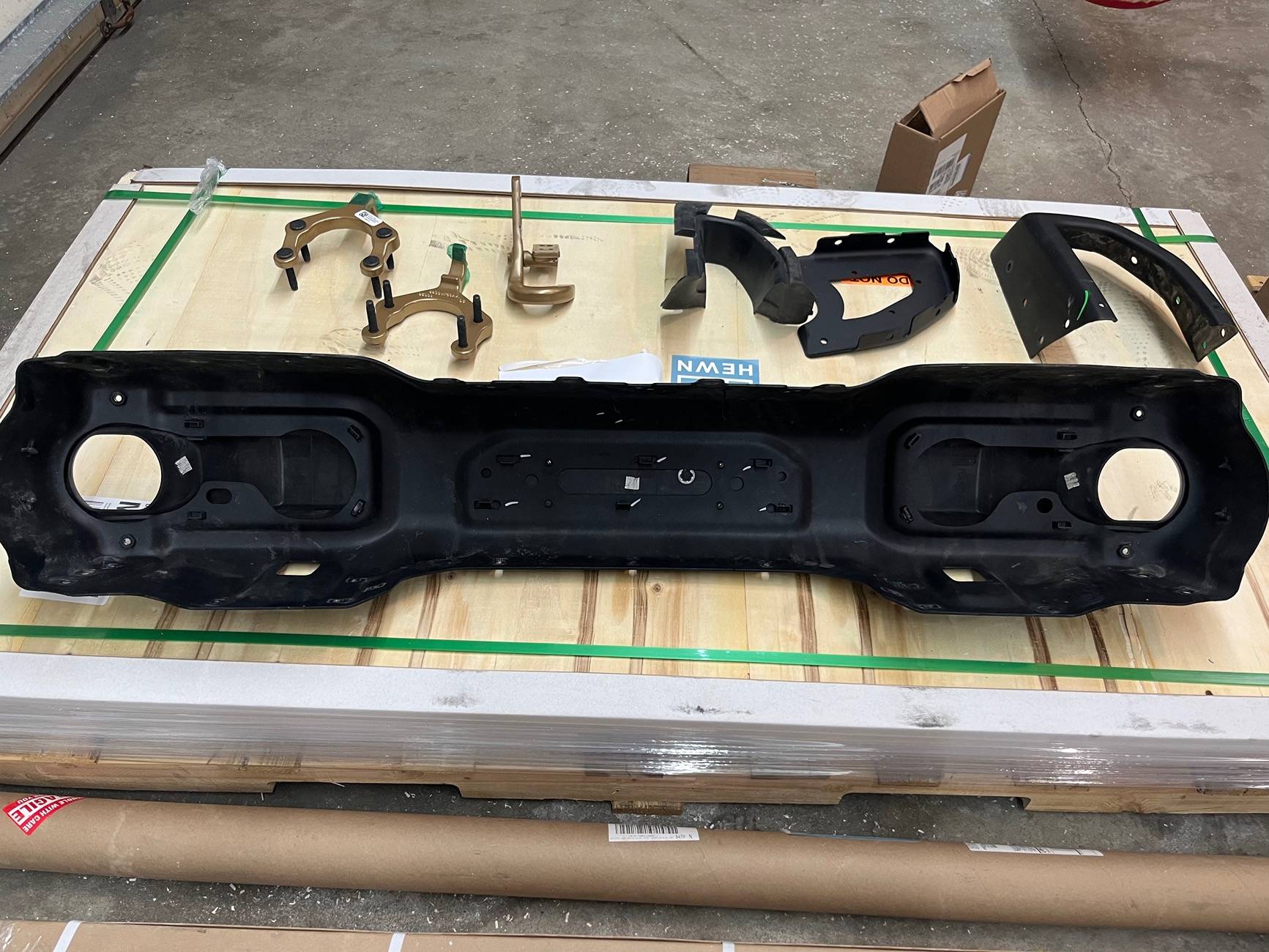 Jeep Wrangler JL Mopar Steel Front bumper mounting brackets WANTED IMG_5444