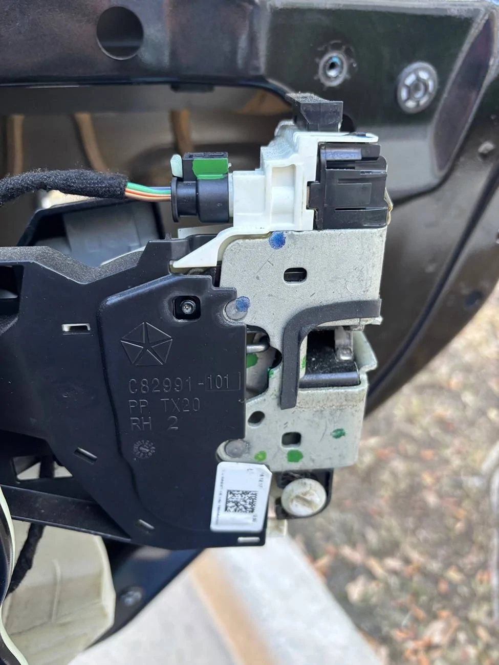 Jeep Wrangler JL Door Lock Latch Replacement IMG_1240