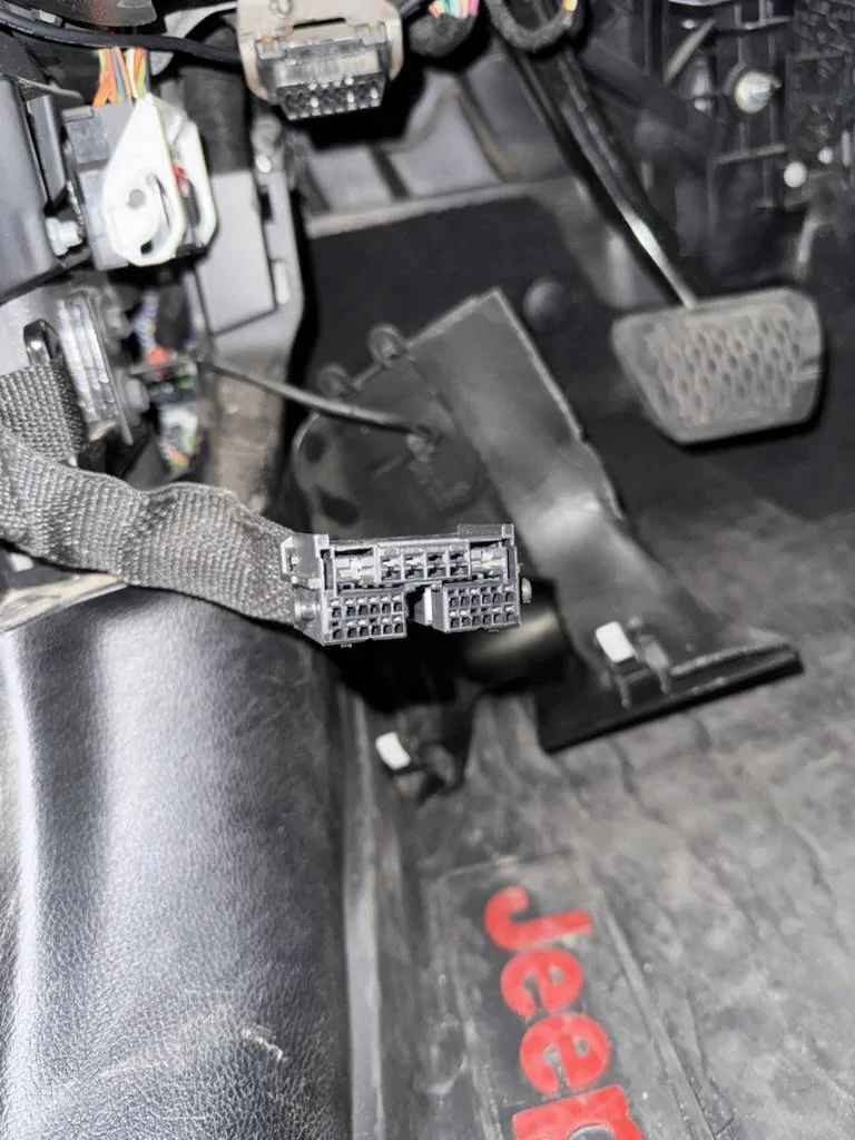 Jeep Wrangler JL Door Lock / Unlock logic (car always lock) B985239F-62CE-4BCA-90B6-E557E2E9286B_1_105_c