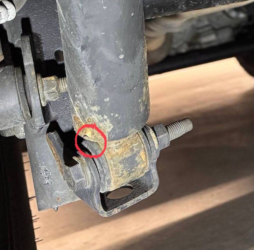 Jeep Wrangler JL Rust on Shocks IMG_3101