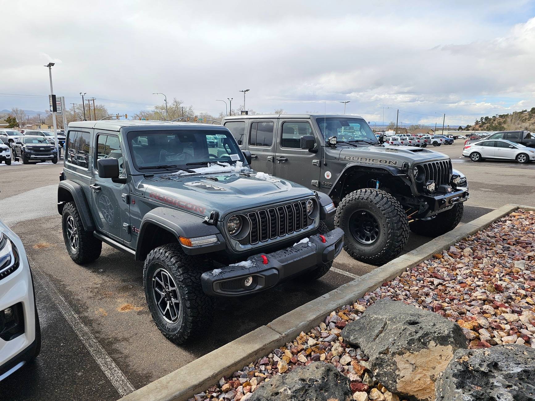 Jeep Wrangler JL Jeeps parking next to Jeeps... post yours! New 2 1