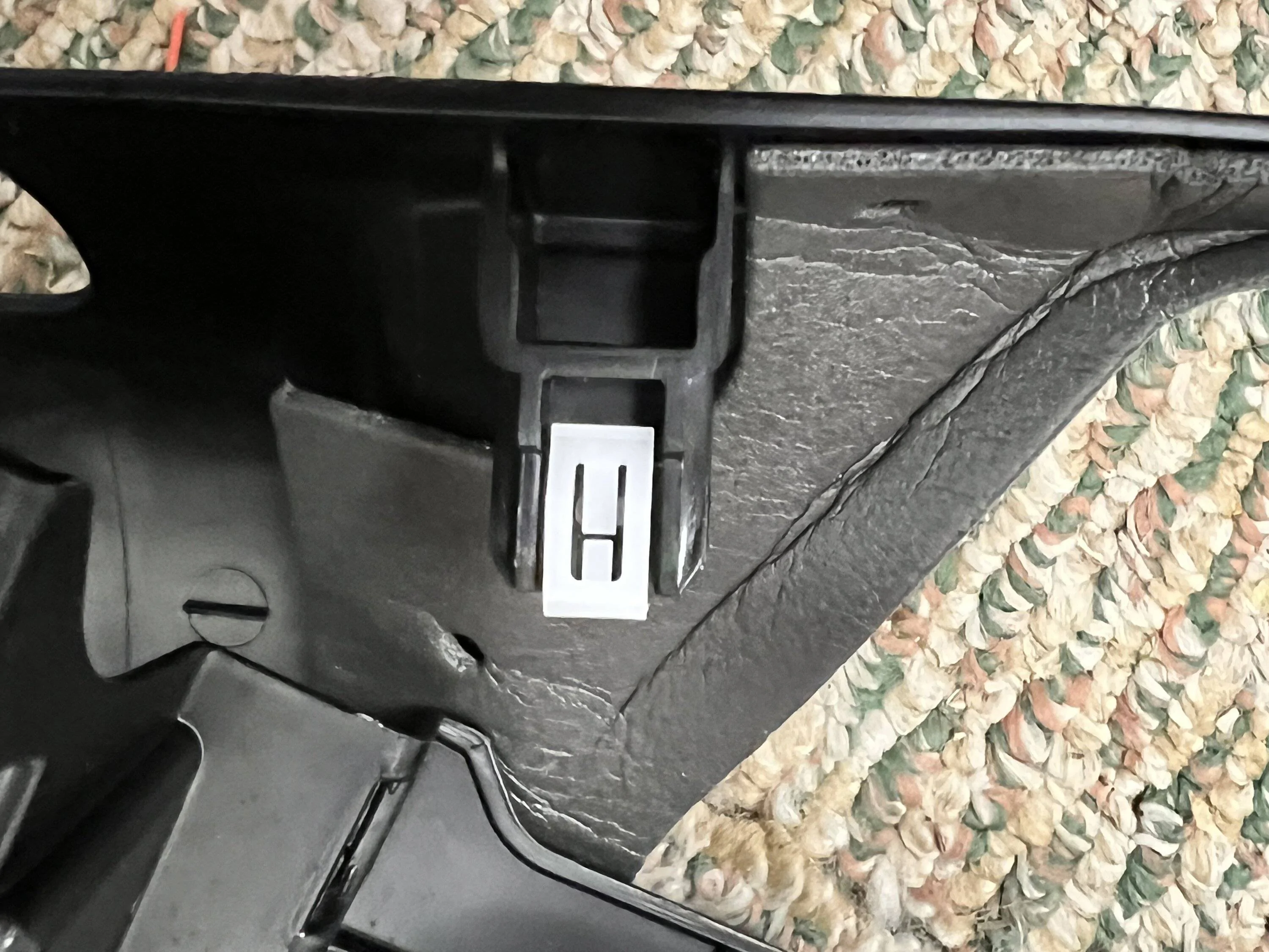 Jeep Wrangler JL Little White Trim Clips IMG_6884