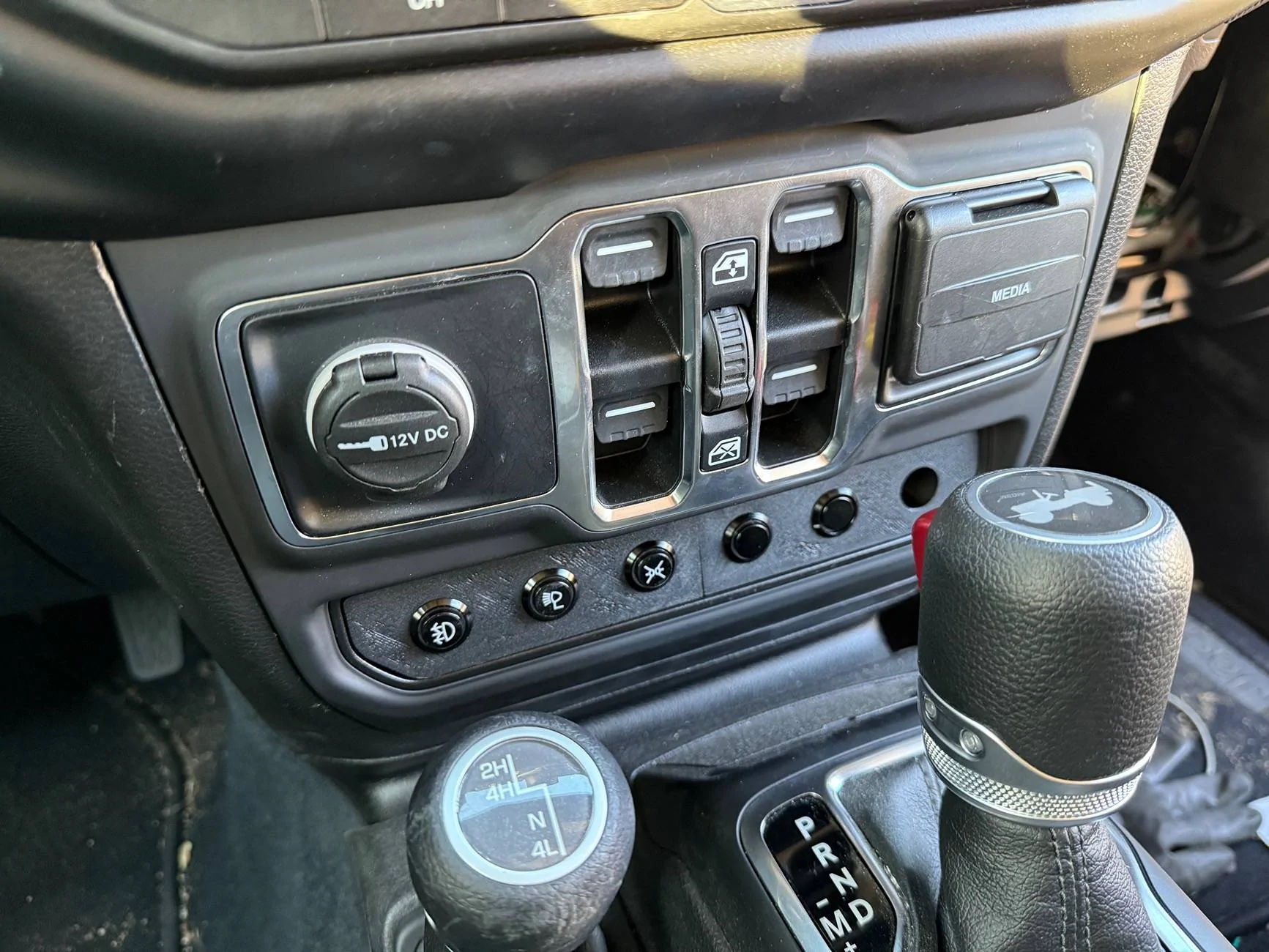 Jeep Wrangler JL 3D printed aux switch panel IMG_1541