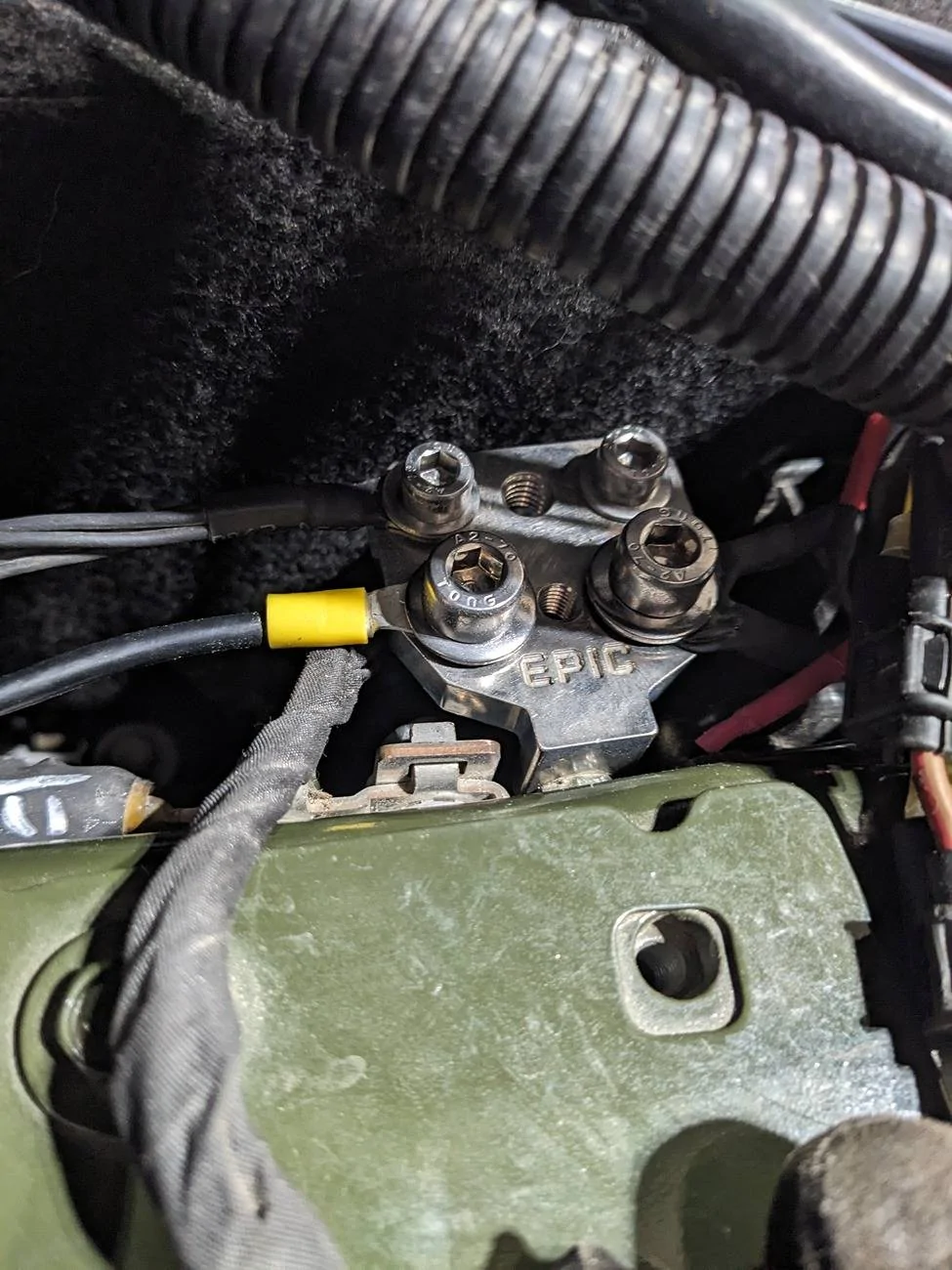 Jeep Wrangler JL Quick Release Battery Terminal Connectors PXL_20250406_185538380.MP