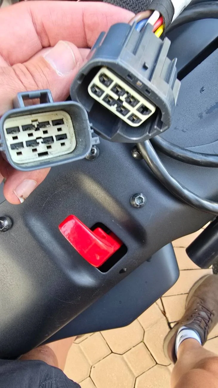 Jeep Wrangler JL Battery dies while flat towed Jeep connector
