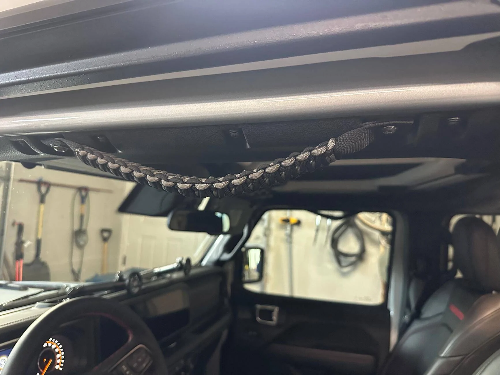 Jeep Wrangler JL A-Pillar Grab Handle Bending tempImage4z0FDz