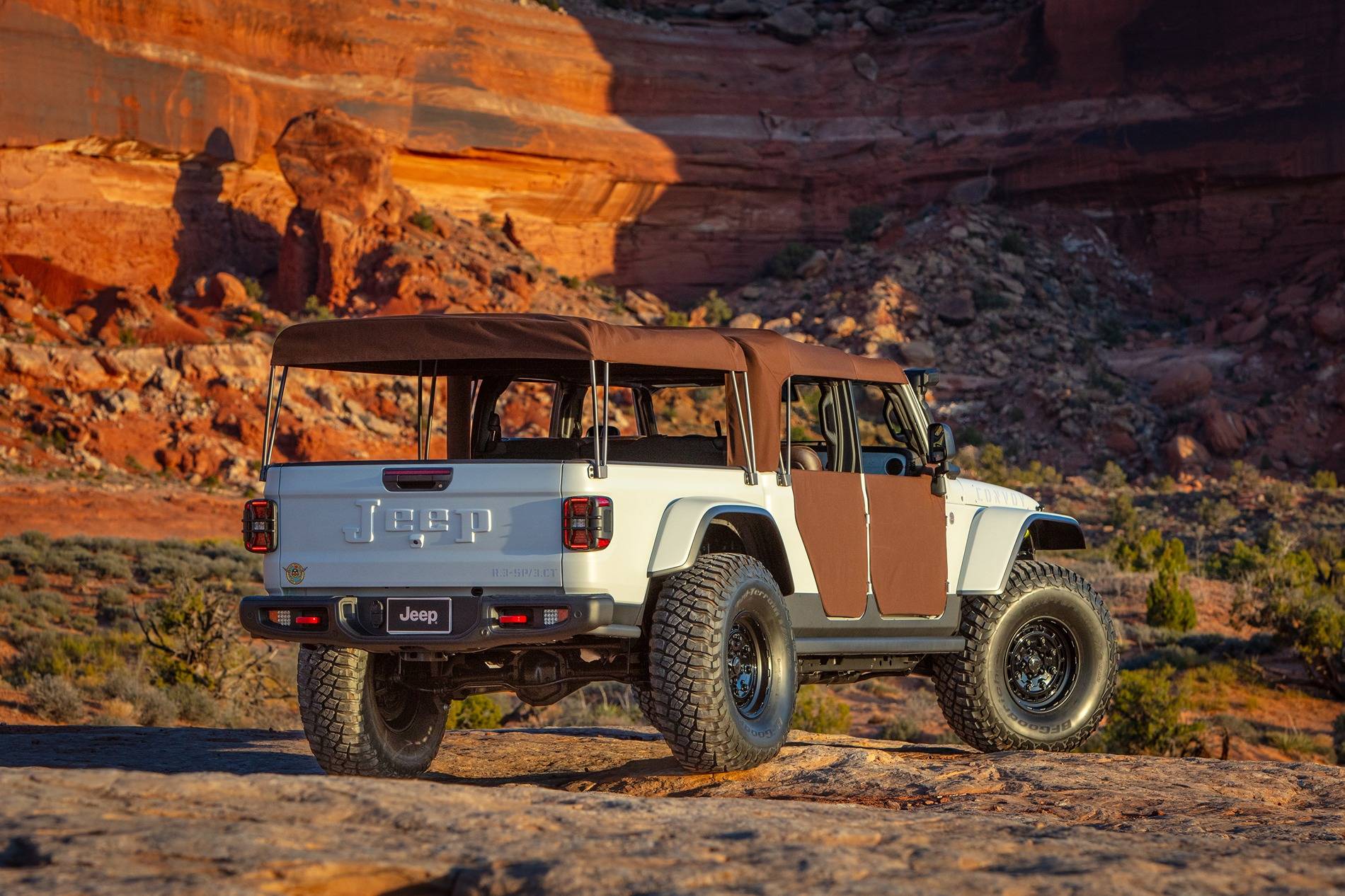 Jeep Wrangler JL 2025 Easter Jeep Safari Concepts Unveiled CN025_021JP