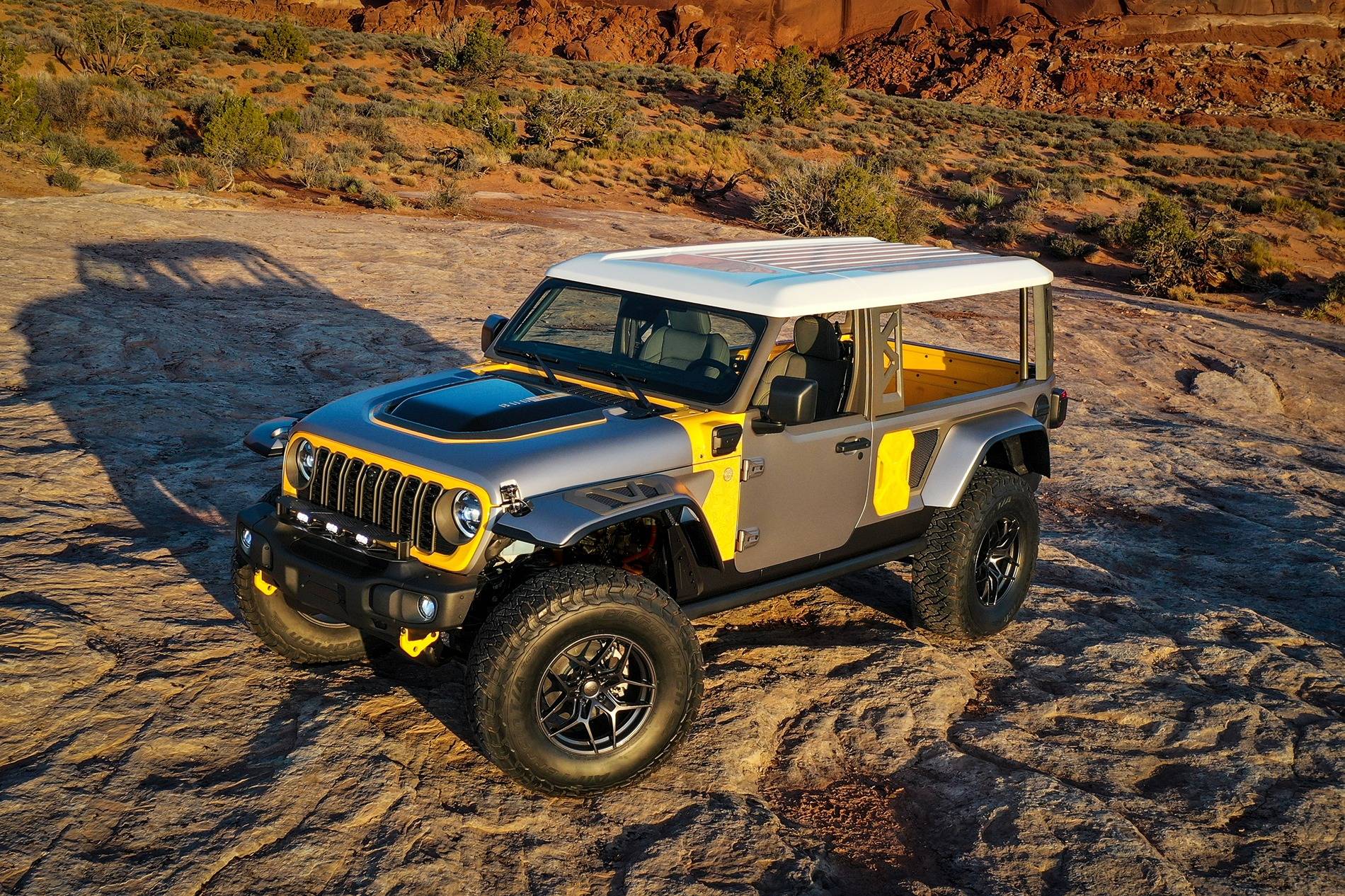 Jeep Wrangler JL 2025 Easter Jeep Safari Concepts Unveiled CN025_026JP