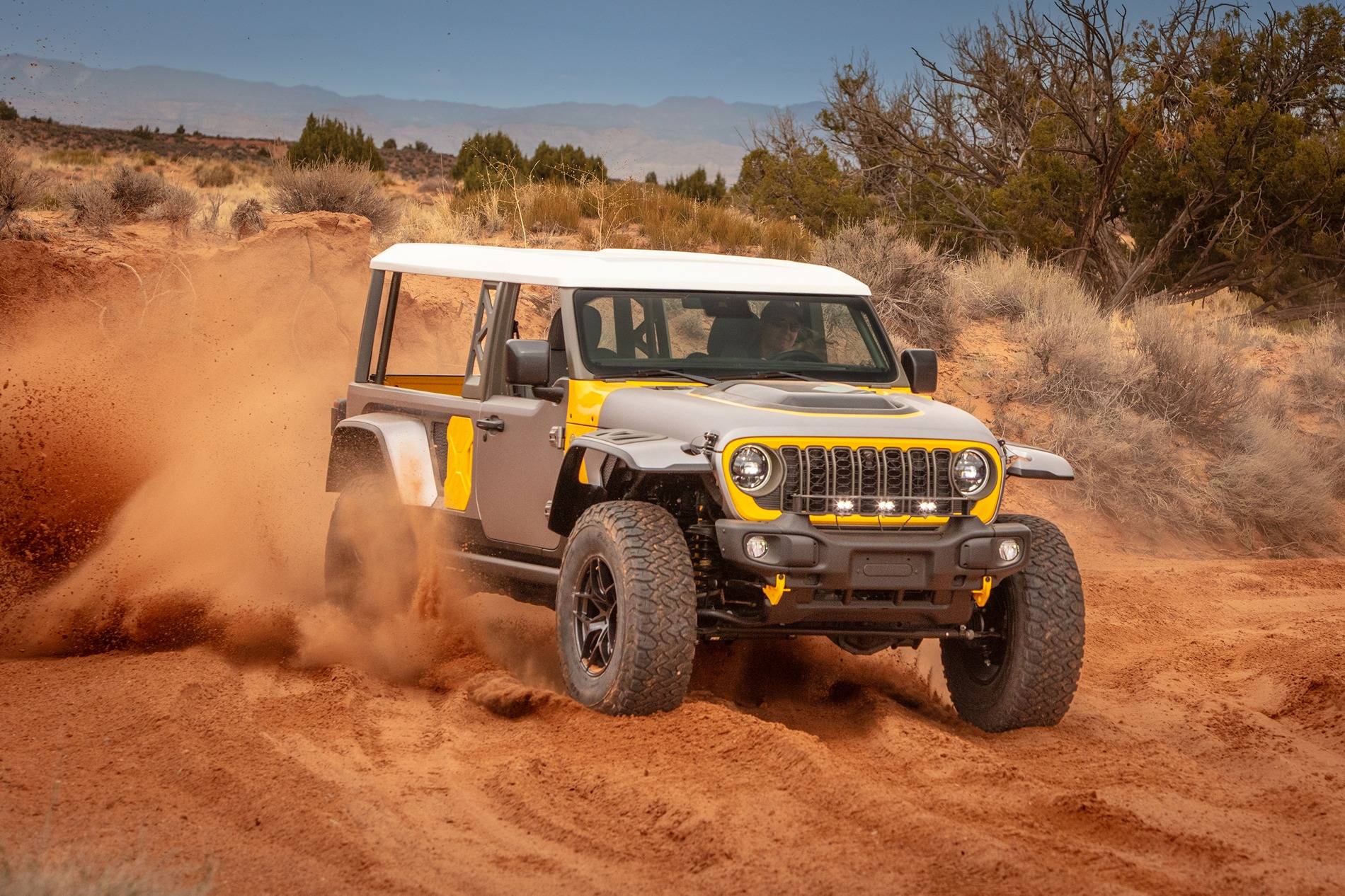 Jeep Wrangler JL 2025 Easter Jeep Safari Concepts Unveiled CN025_029JP