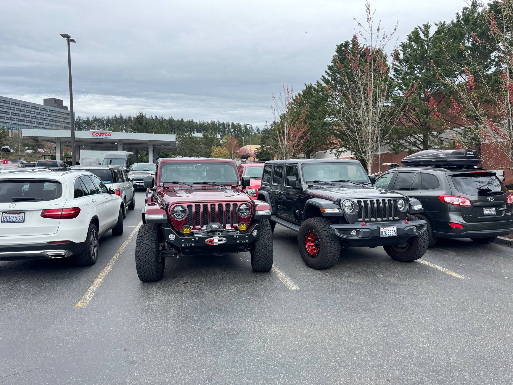 Jeep Wrangler JL Jeeps parking next to Jeeps... post yours! IMG_2448