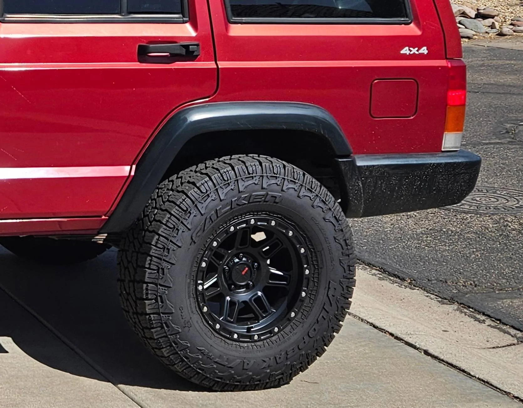 Jeep Wrangler JL Blacker fenders? 20250412_062948
