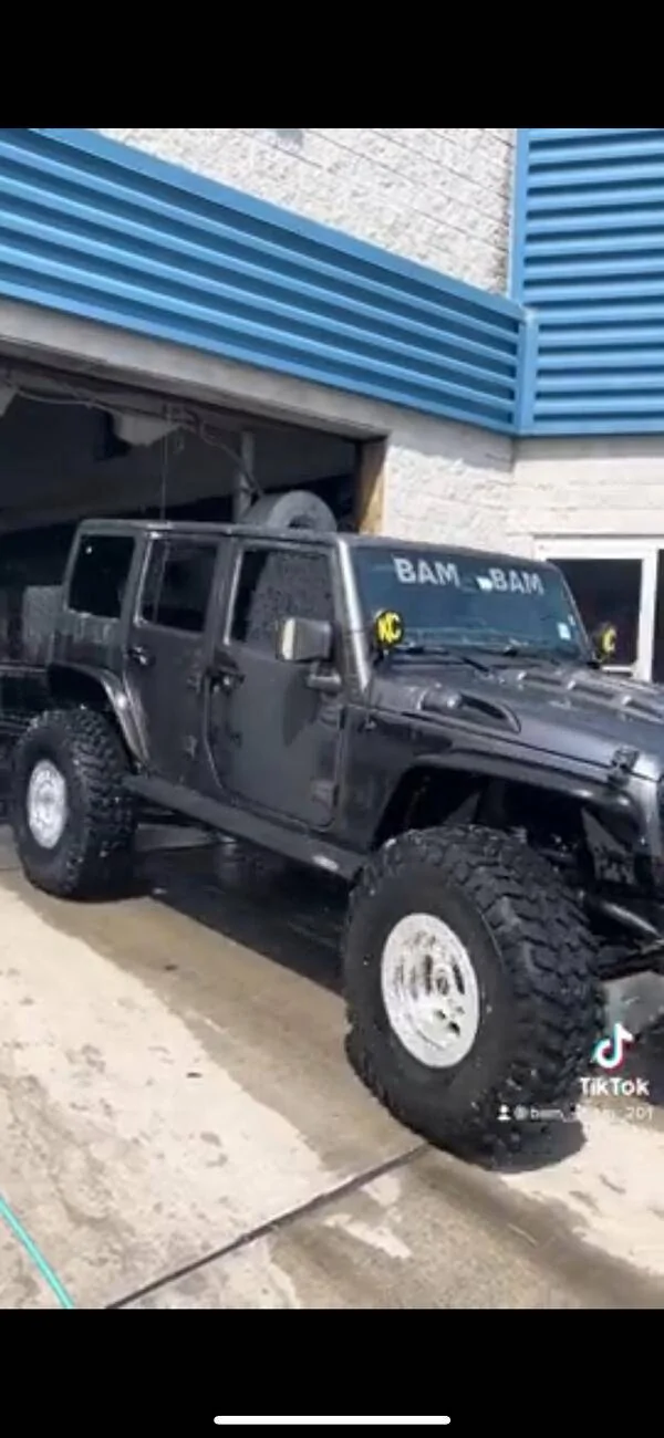Jeep Wrangler JL What wheels are these? IMG_0568