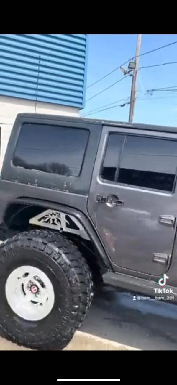Jeep Wrangler JL What wheels are these? IMG_0569