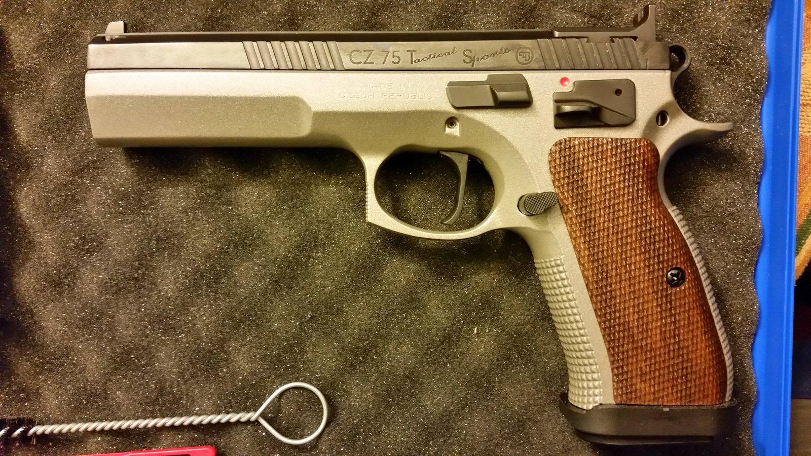 Jeep Wrangler JL Firearm and knife collectors 9605555C-BA9A-4AF4-AA69-9A289F7F4EDC