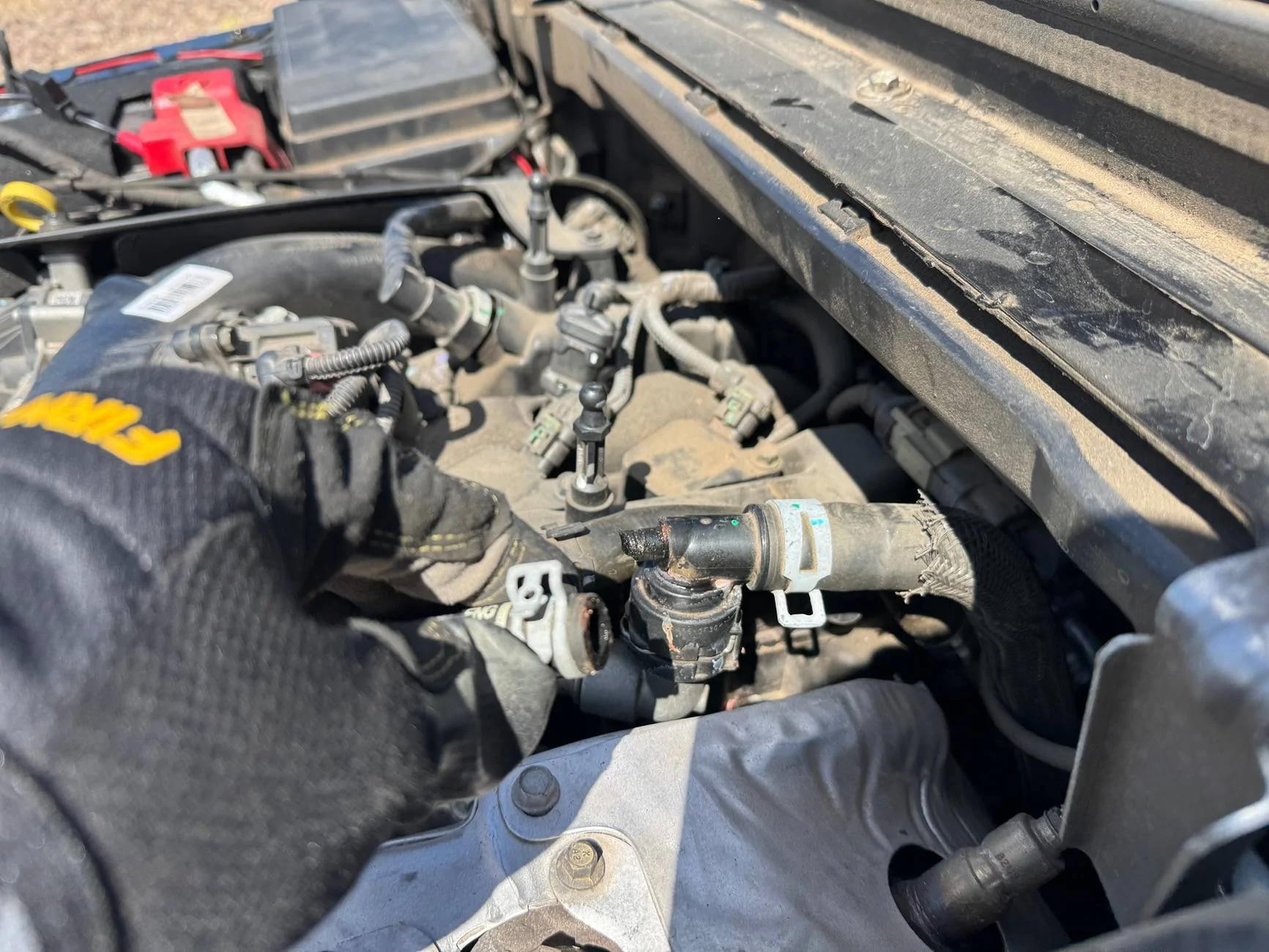 Jeep Wrangler JL Coolant line came off, need help identifying part IMG_9715