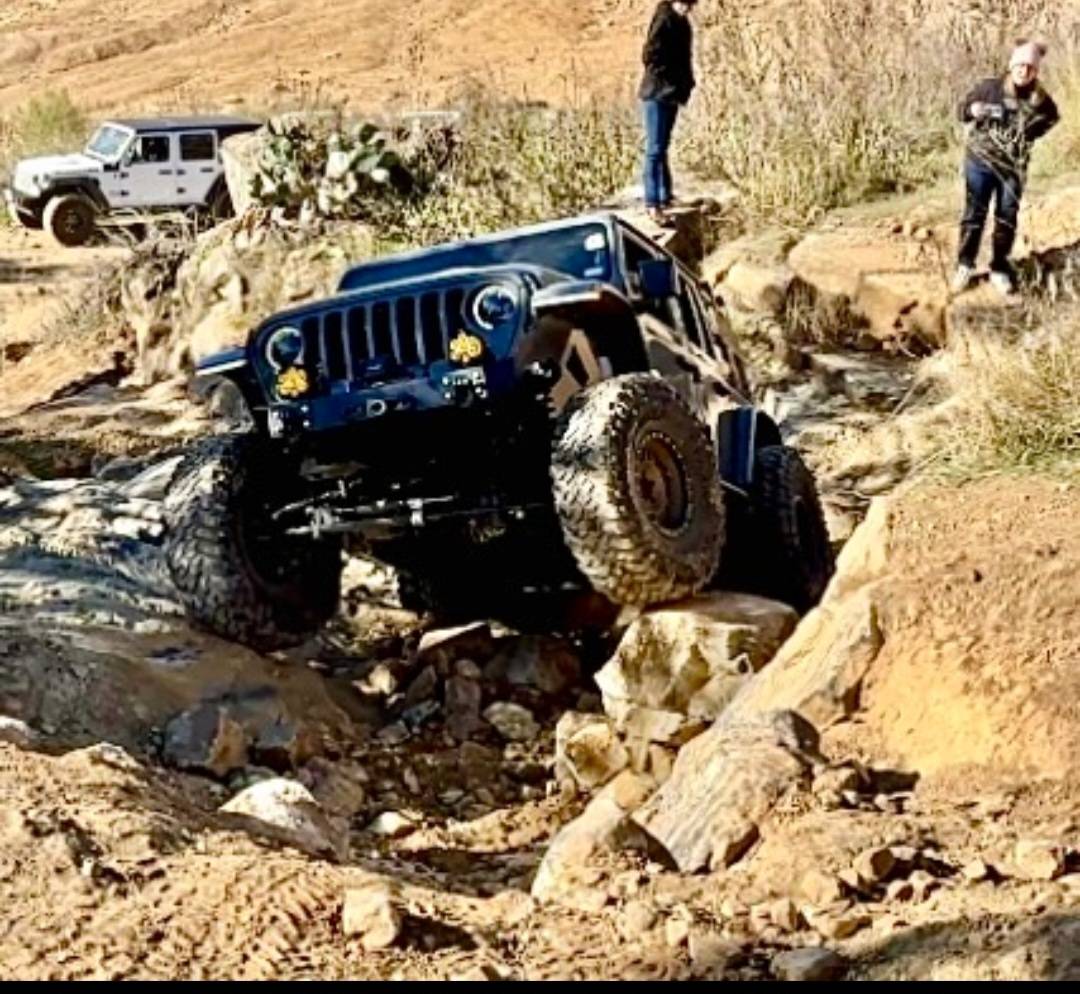 Jeep Wrangler JL Remove Steering Stabilizer before rock crawling? Any downsides? Screenshot_20241203_093912_Messenger