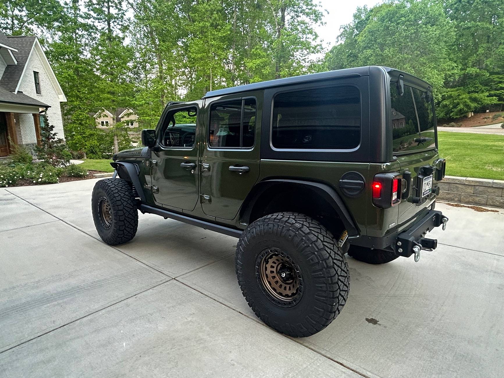 Jeep Wrangler JL RubiTrux installed HEMI 392 Manual IMG_7528