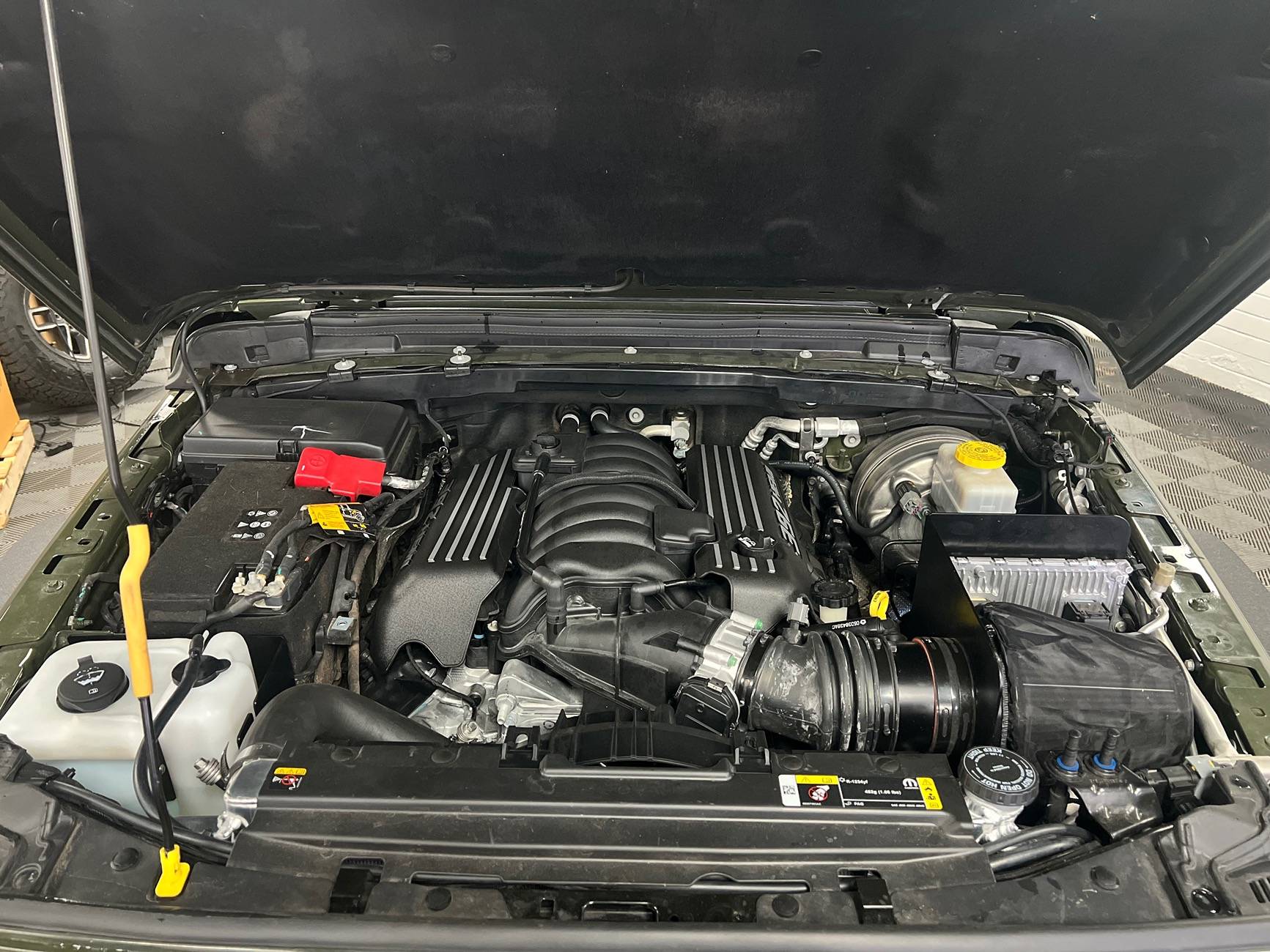 Jeep Wrangler JL RubiTrux installed HEMI 392 Manual 76643793533__E1840DDF-8C5A-4785-A302-6C98E4722043