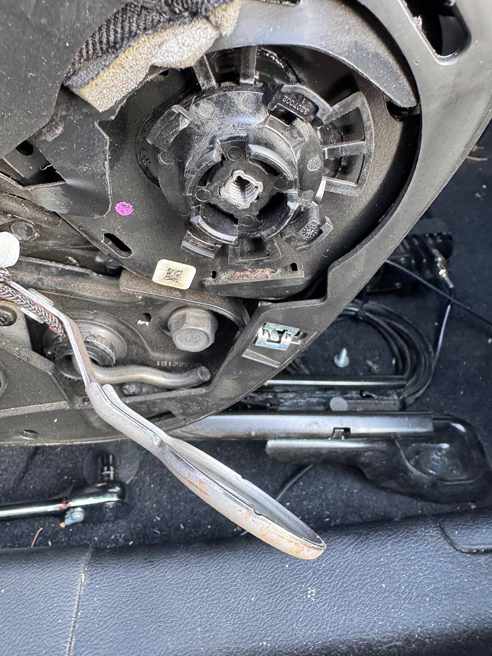 Jeep Wrangler JL Driver's Seat Back Tilt function - FAILURE IMG_2519