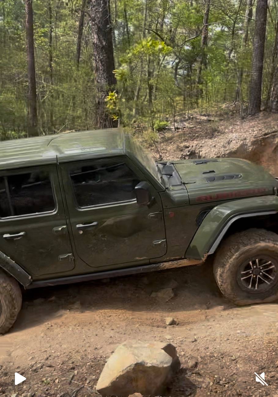 Jeep Wrangler JL Jlu rubicon rocker guards IMG_4002