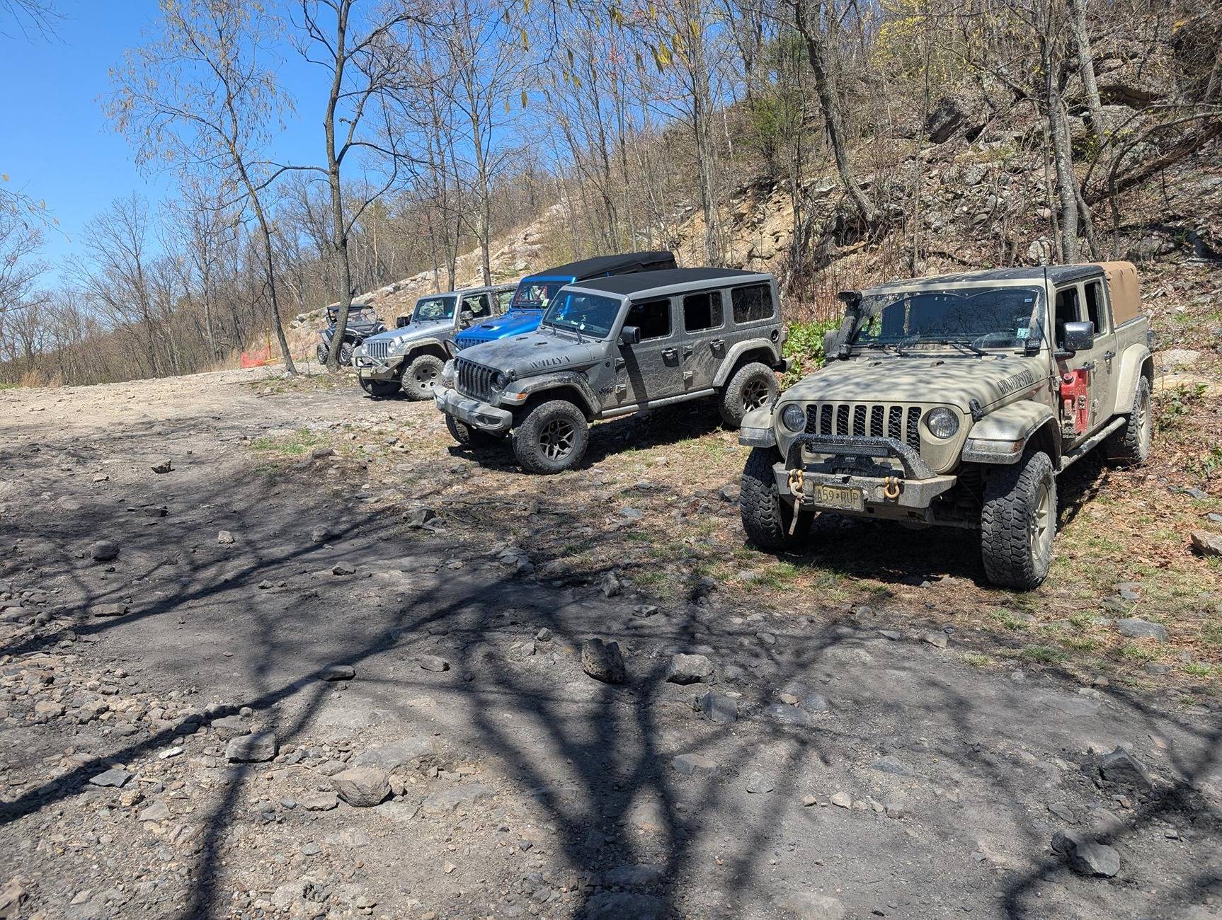 Jeep Wrangler JL Jeeps parking next to Jeeps... post yours! PXL_20250427_161413943