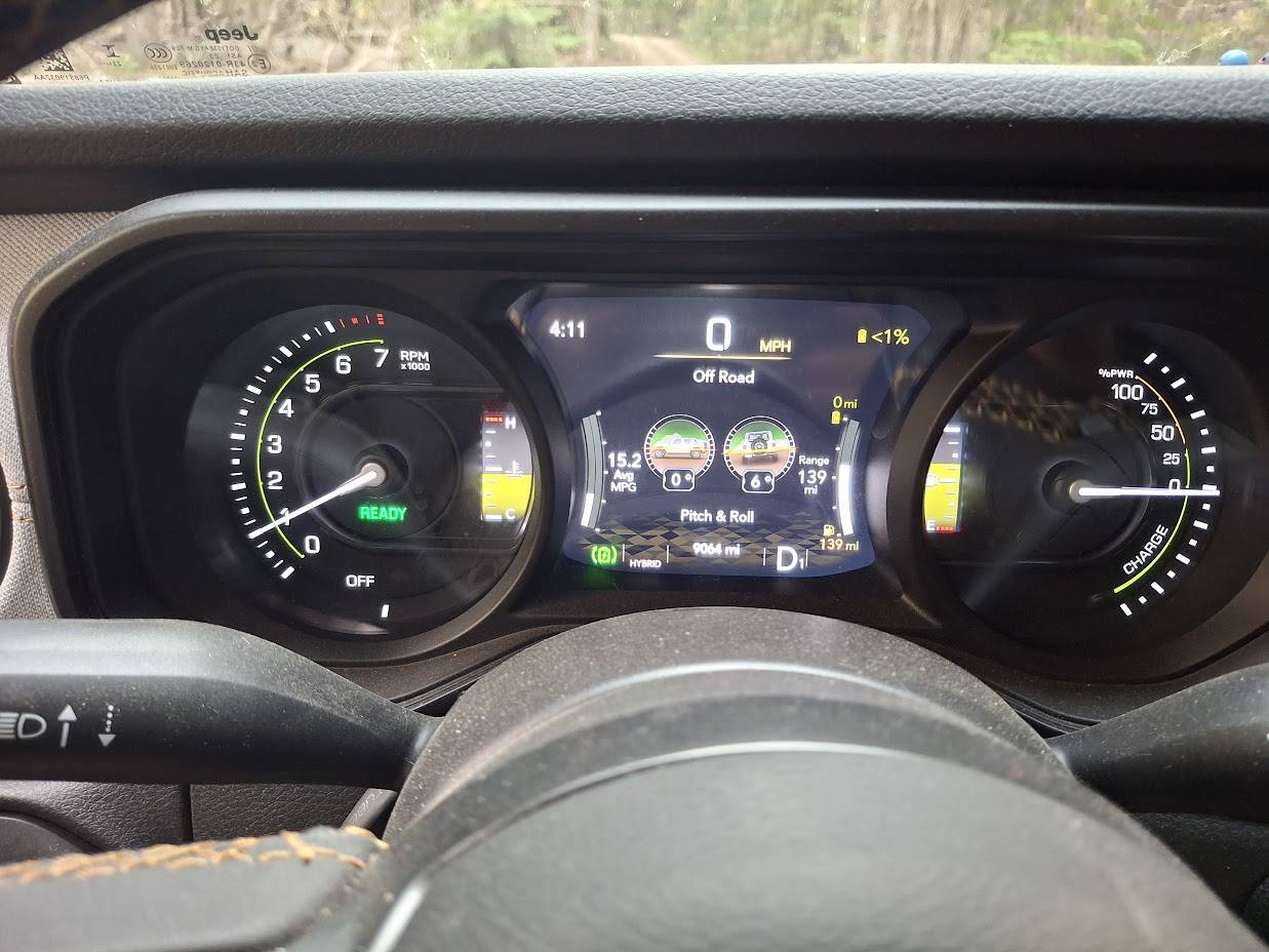 Jeep Wrangler JL Another software glitch; Off-Road pages not available. 20250426_161134
