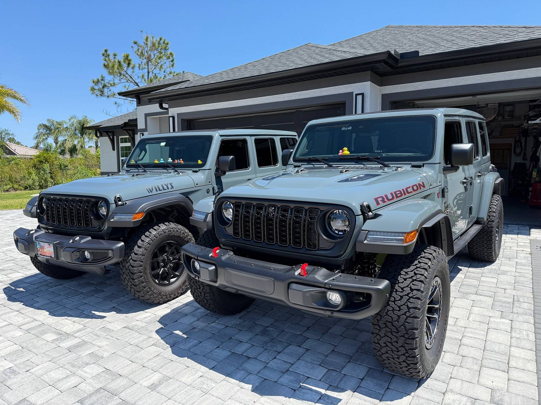 Jeep Wrangler JL Jeeps parking next to Jeeps... post yours! IMG_5124.JPG